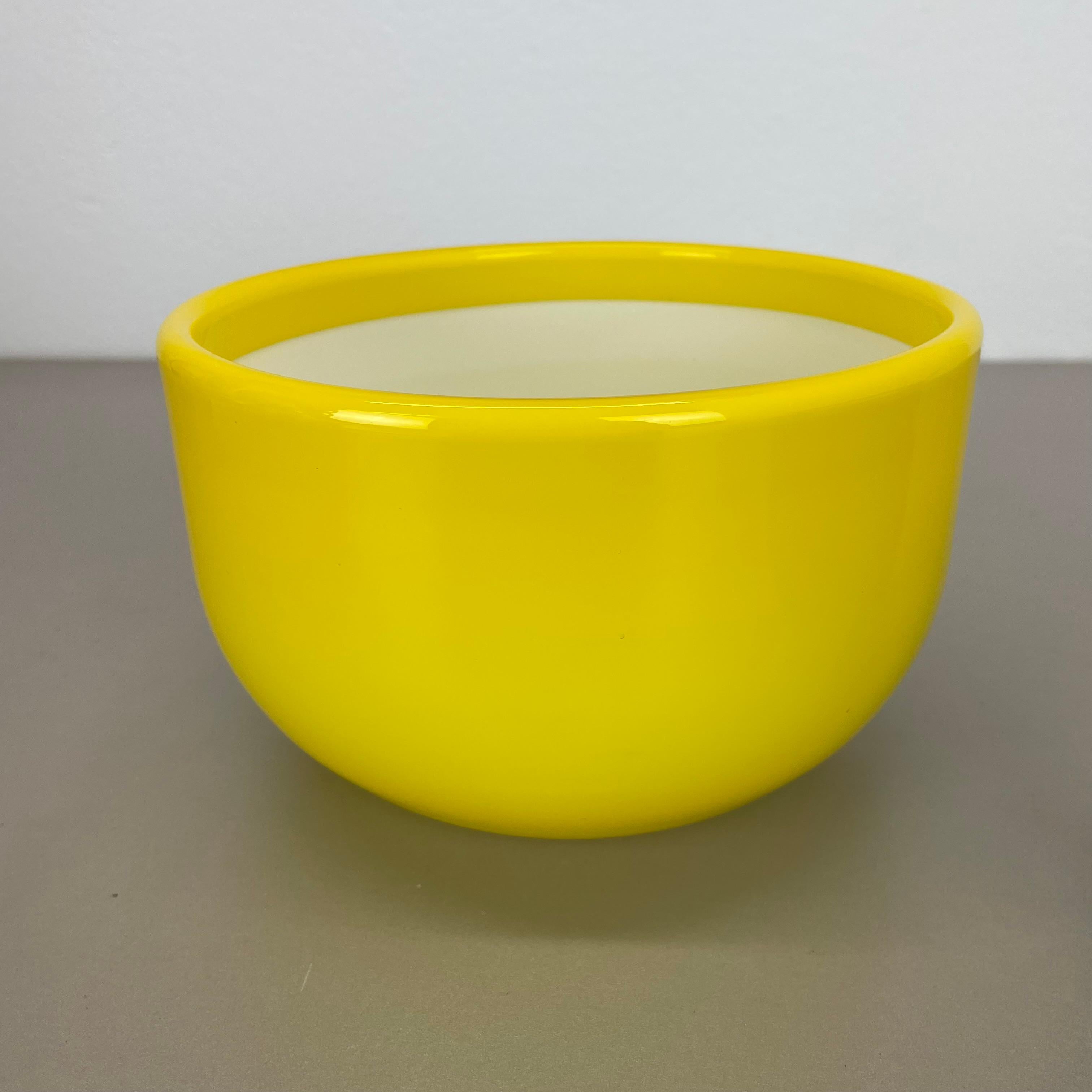 Set of 2 yellow Green Glass Bowls by Michael Bang for Holmegaard, Denmark 1970s For Sale 3