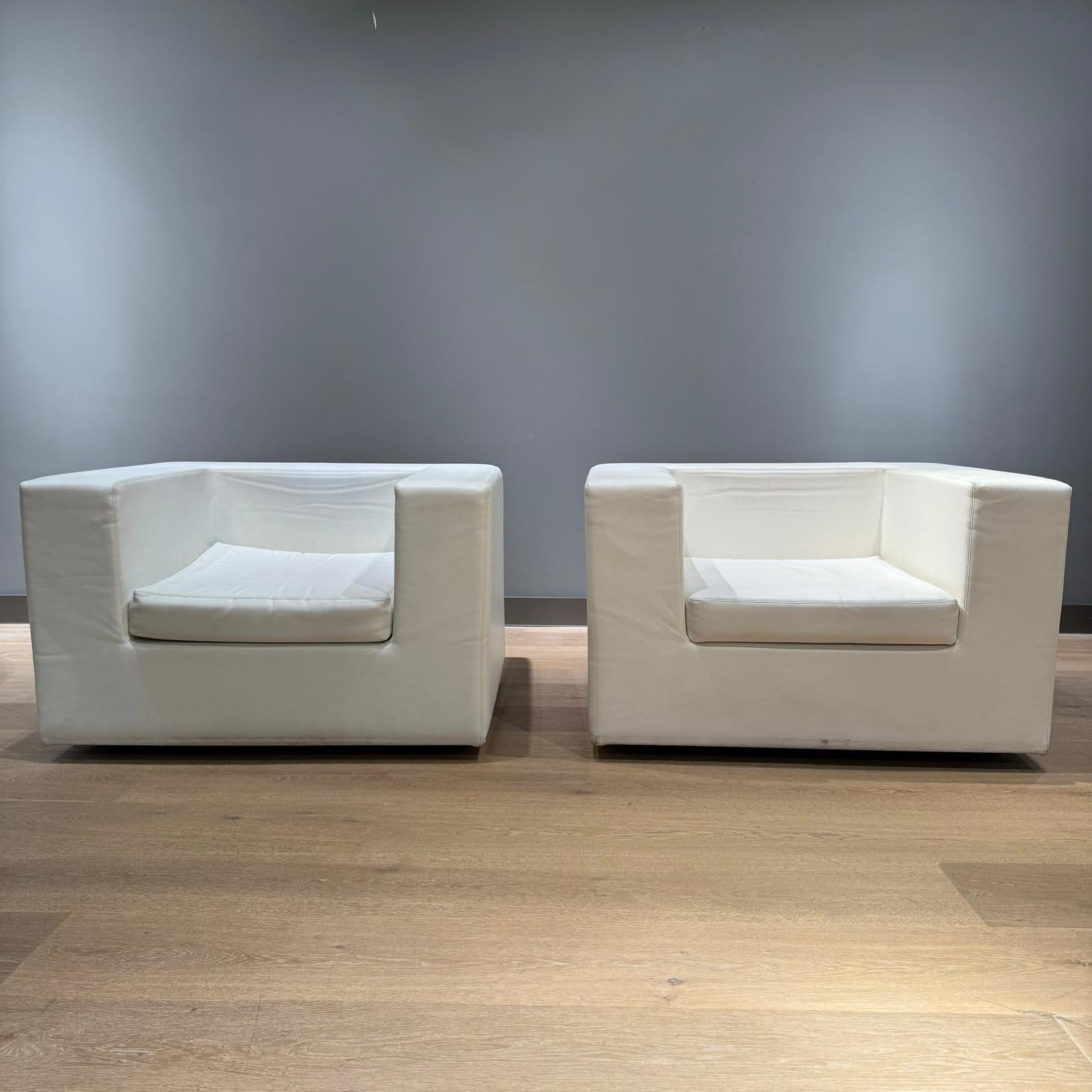 Sillón de época, con signos de desgaste (ver fotos). Modelo 