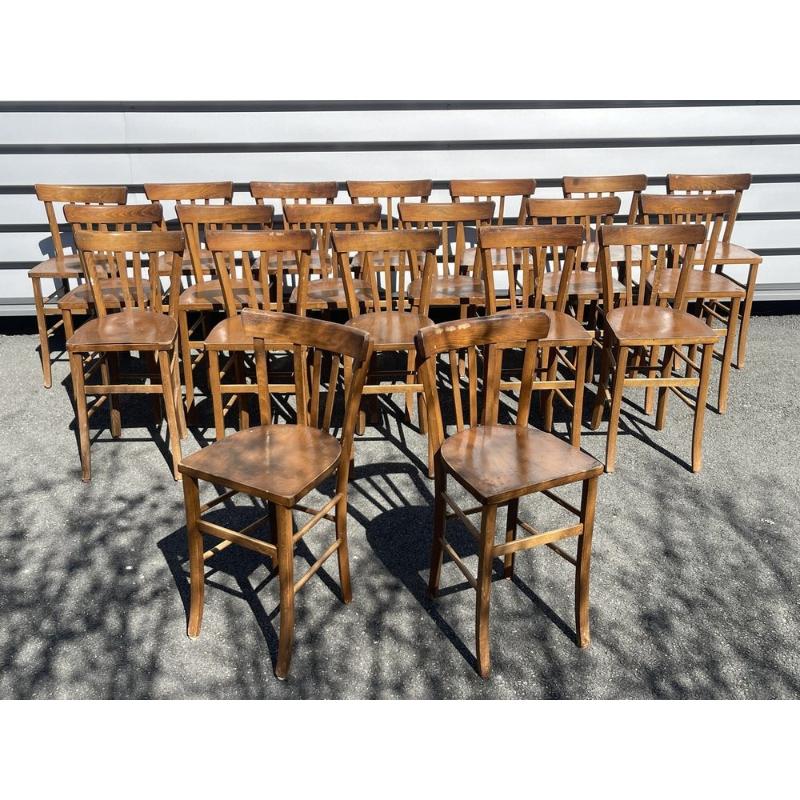 Legno Set di 20 sedie da bistrot di Baumann, anni '60 in vendita