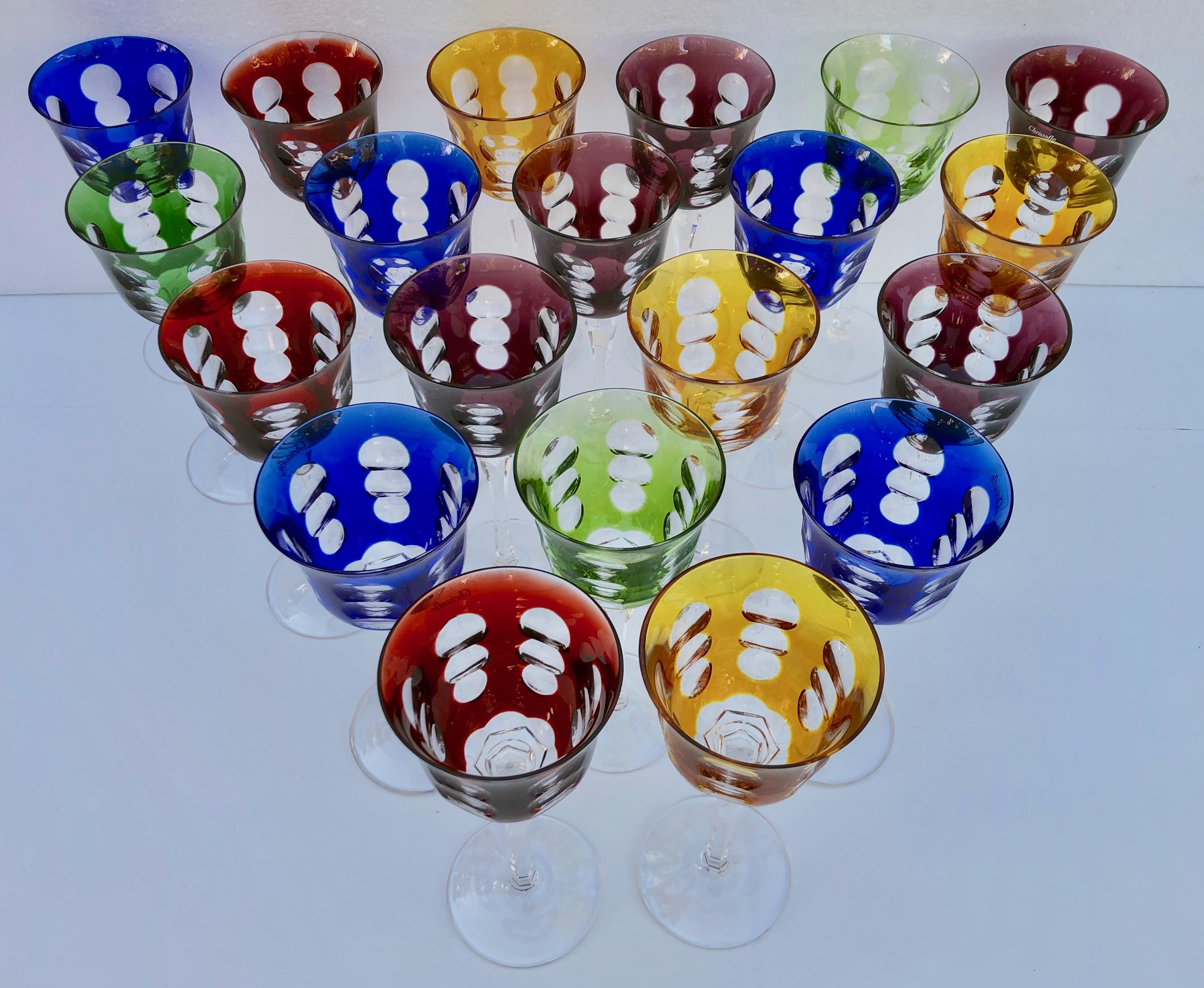 Set of 20 Christofle Crystal Kawali Stemmed Wine Glasses in 5 Various Colors (Französisch) im Angebot