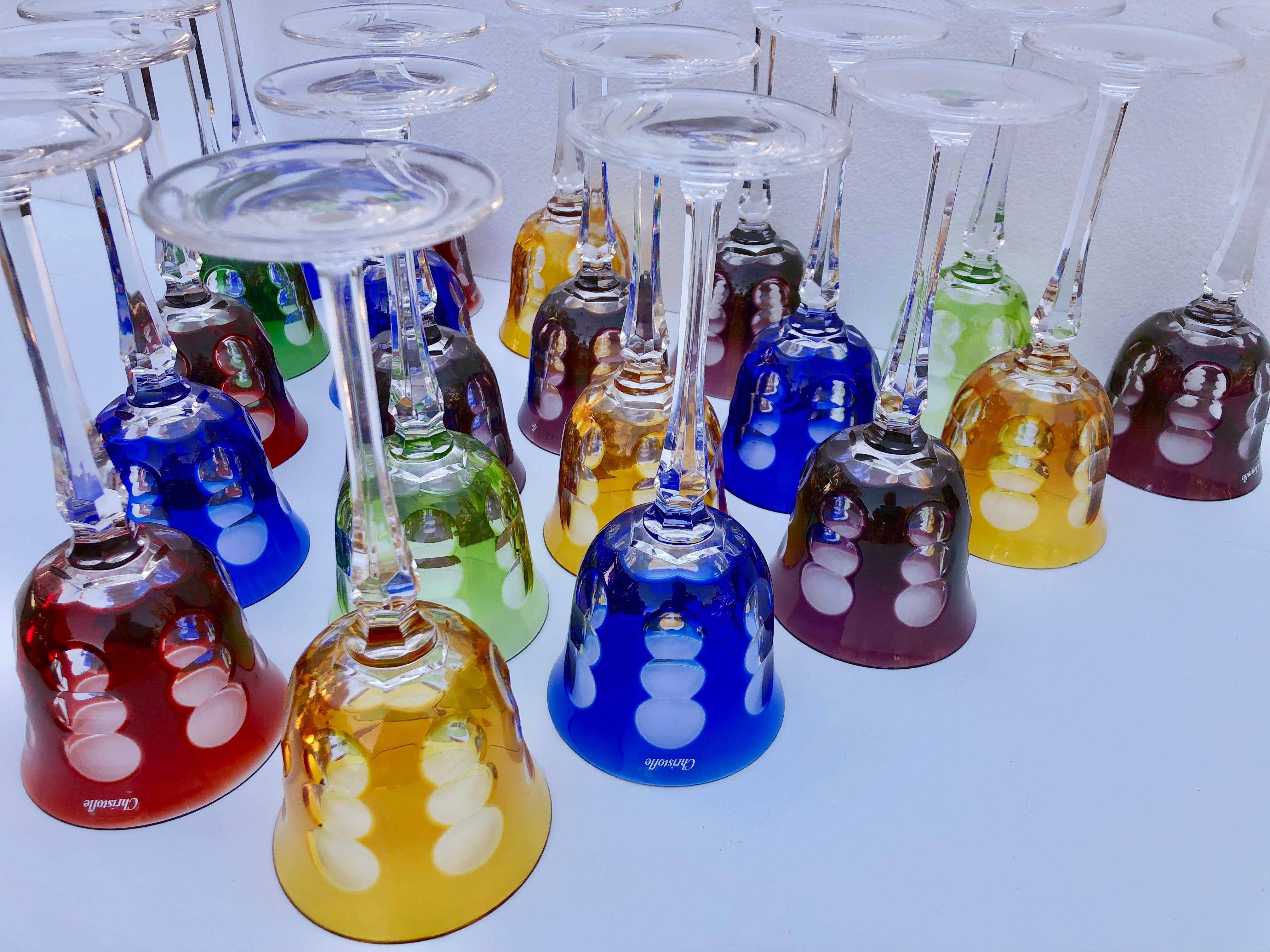 Set of 20 Christofle Crystal Kawali Stemmed Wine Glasses in 5 Various Colors (Kristall) im Angebot