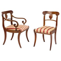 Ensemble de 20 chaises de salle à manger en acajou de style Régence du début du 19e siècle