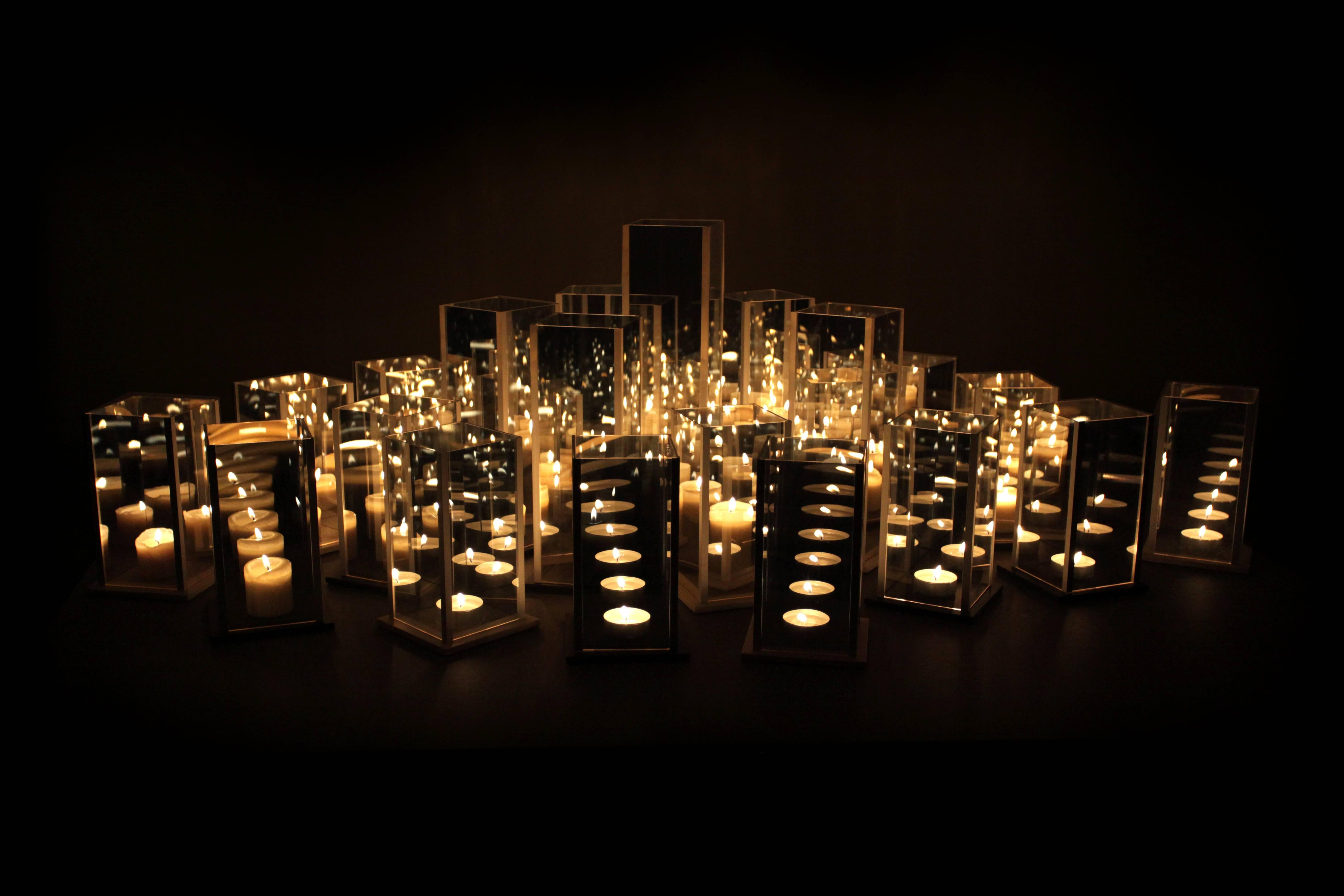 Set of Kaleido20, candleholders, Handmade Work by Arturo Erbsman
Signed by Arturo Erbsman
Dimensions:
- Small 25 x 15 x 15 cm.
- Medium 37 x15 x 15 cm.
- Big 49 x 15 x 15 cm. 
Materials: Acrylic mirrors

Kaleidoscopic one-way glass photophores that