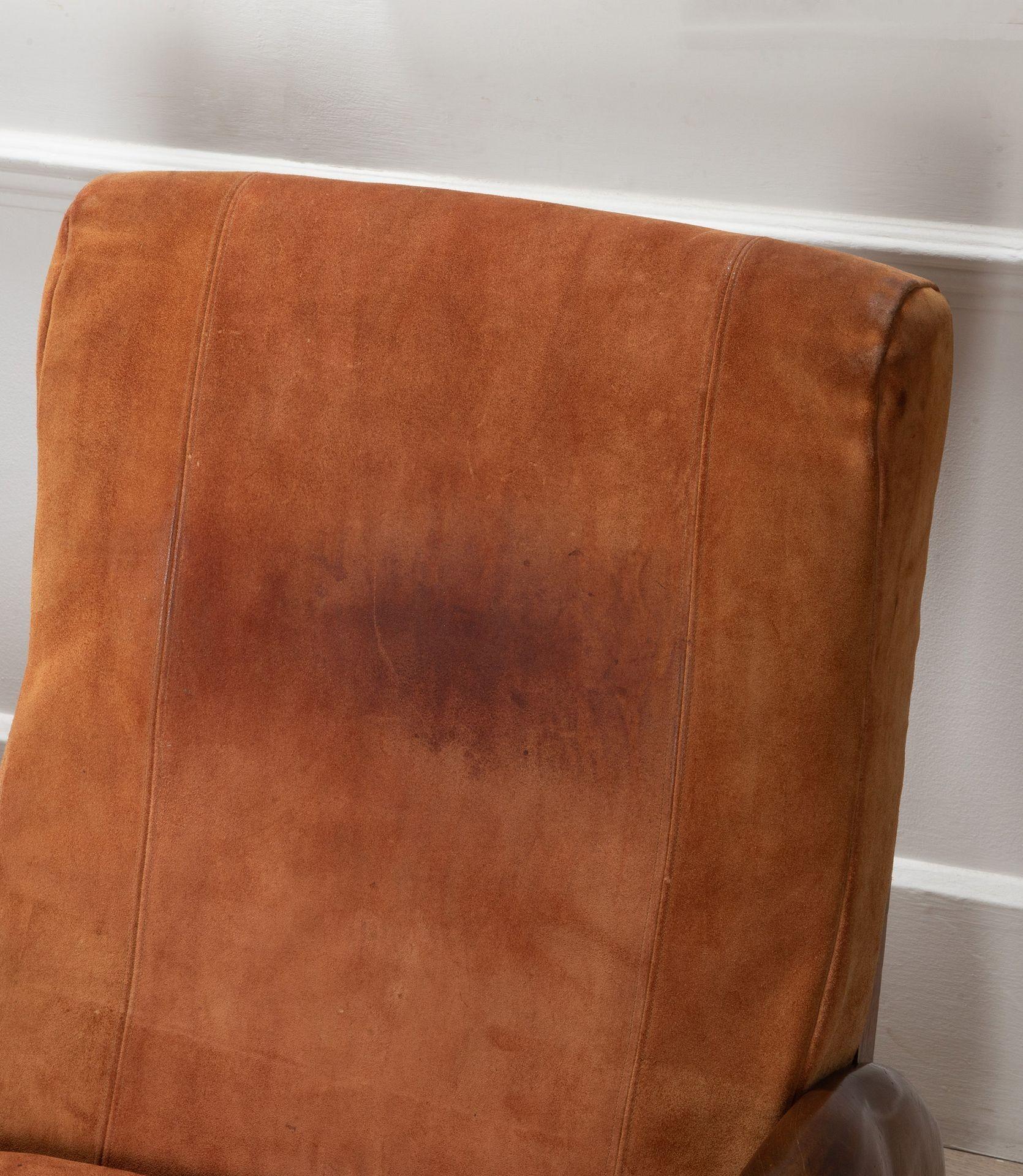 Daim Ensemble de chaises et tables d'appoint en forme d'éléphant du 20e siècle en vente