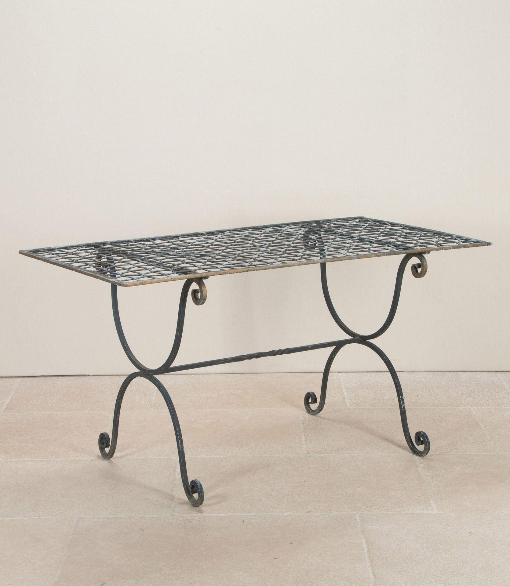 British Set of 20th Century Handmade Iron Table and Six Chairs For Sale