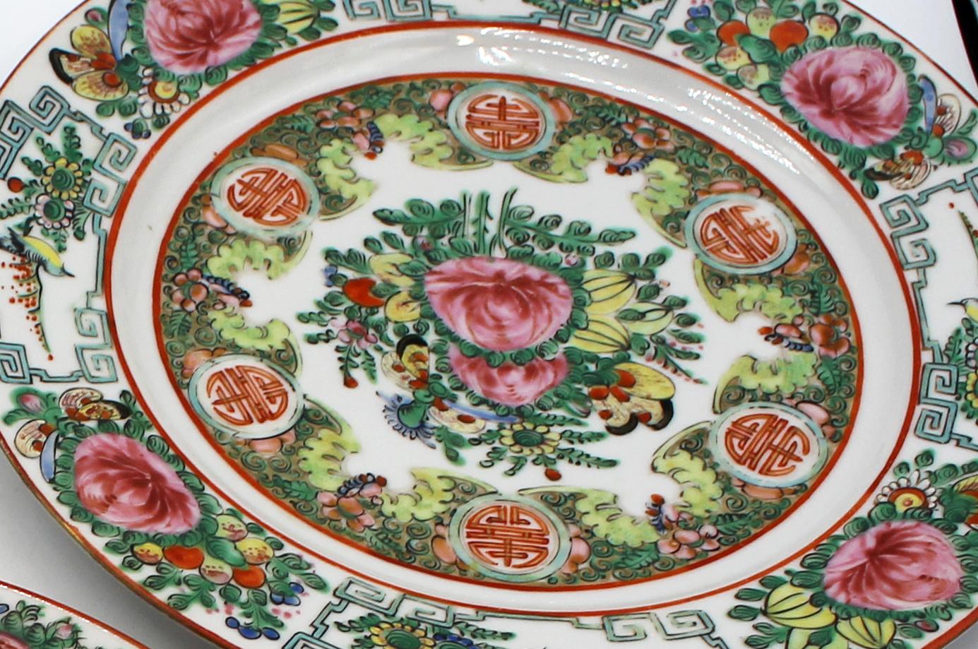 Porcelain Set of 20th Century Rose Canton Dinner Plates