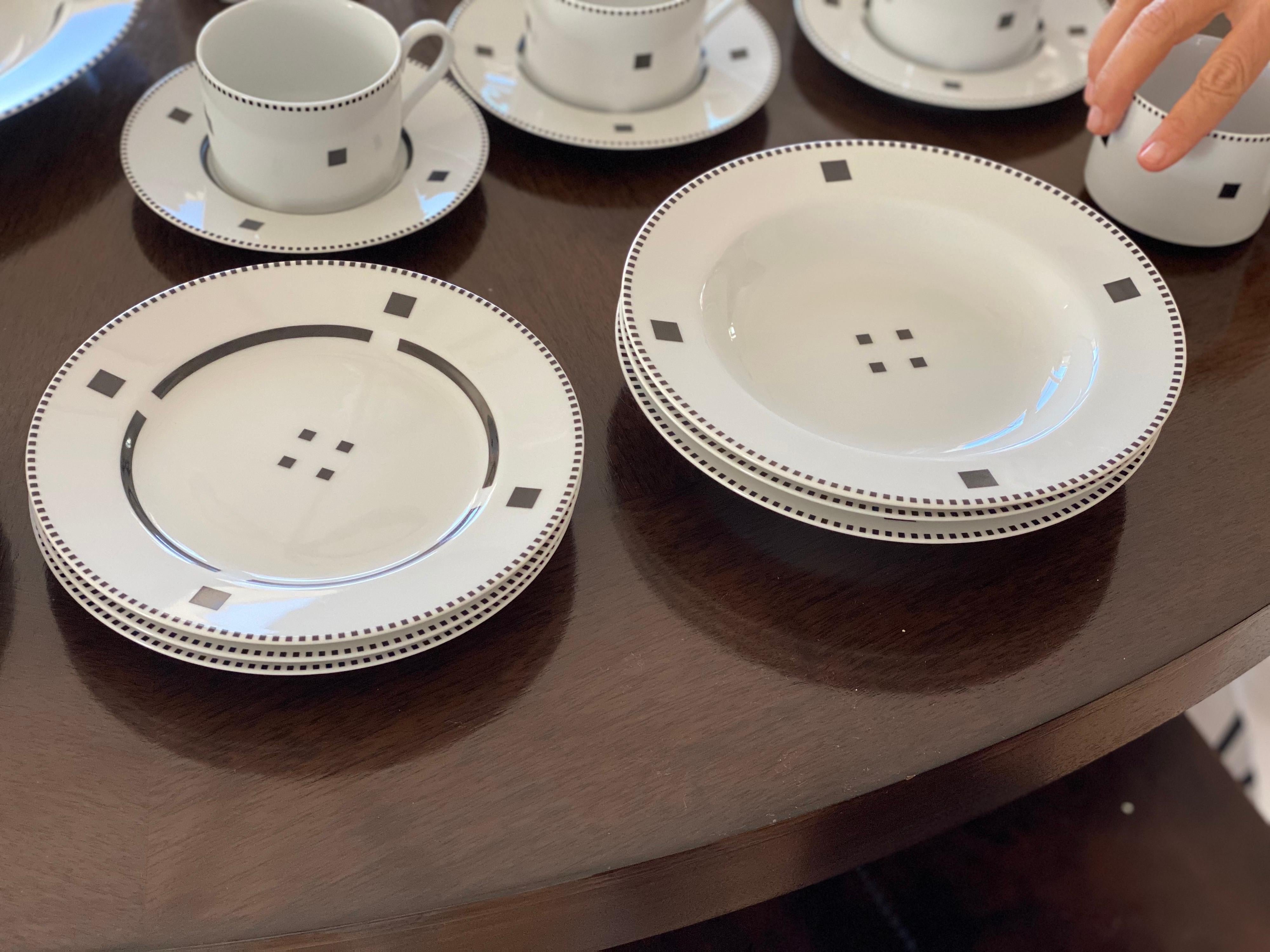 20th Century Set of 21 Gwathmey Siegel Kaufman's 'Tuxedo' for Swid Powell Various Porcelain For Sale