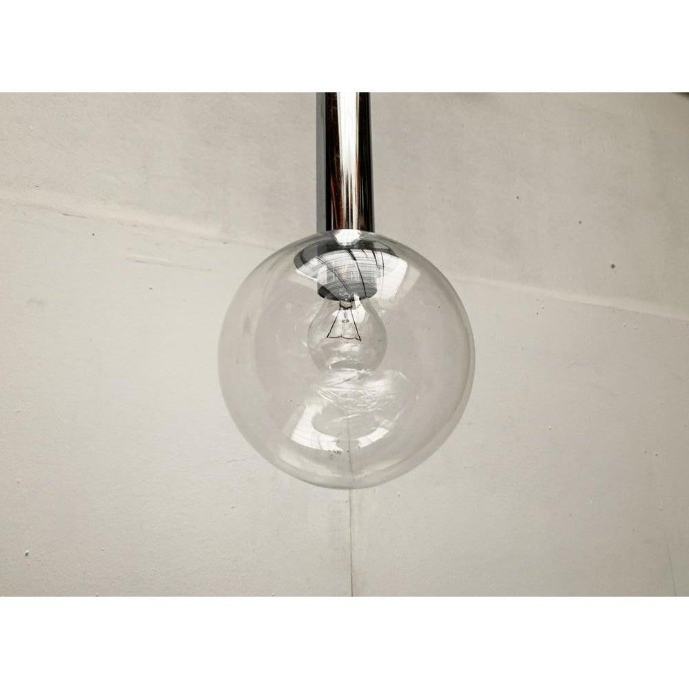 Set di 22 lampade a sfera tedesche Space AGE di metà secolo, anni '60, in vetro e cromo In condizioni ottime in vendita a Hamburg, DE