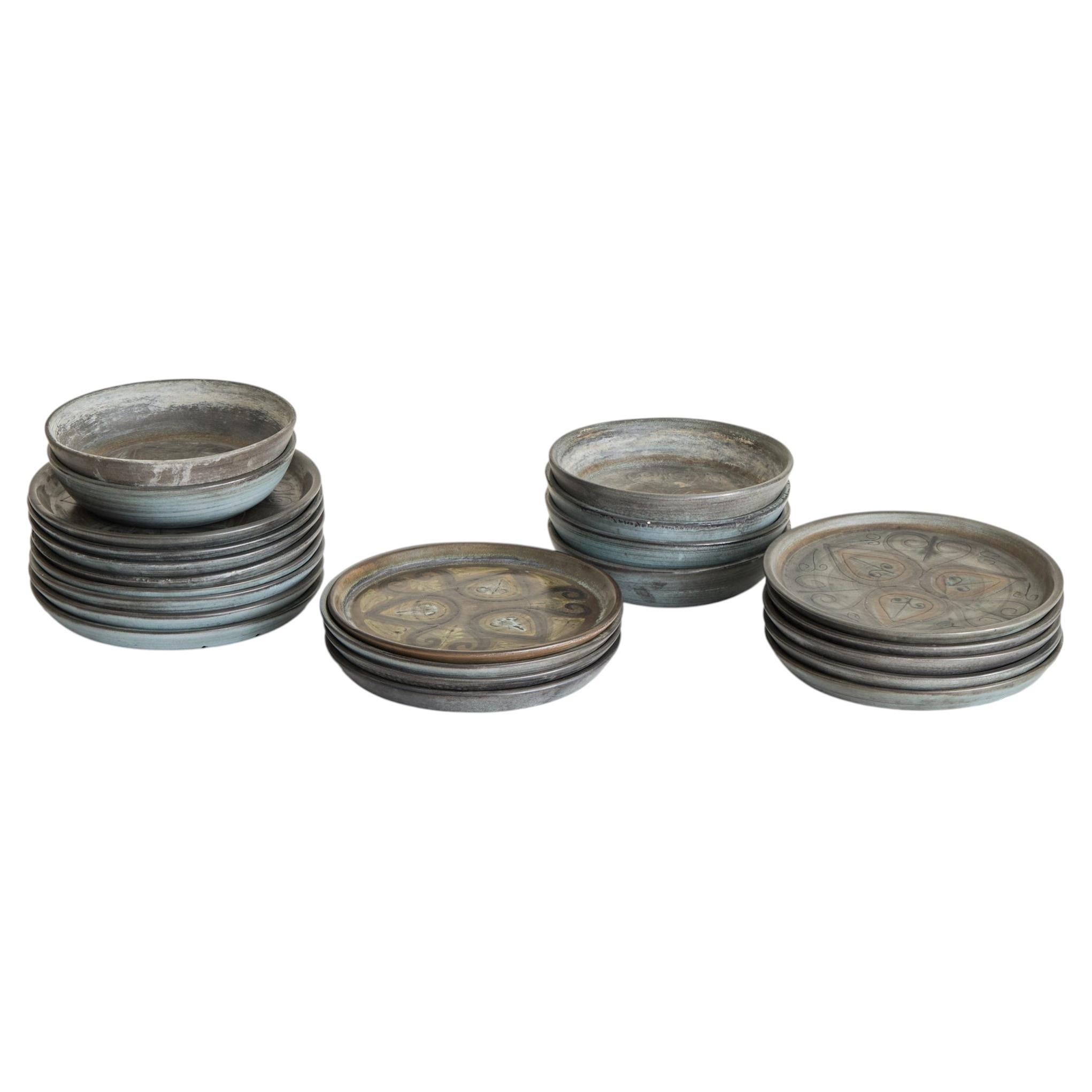 Set of 23 French Ceramic Plates + Bowls, 1960s For Sale