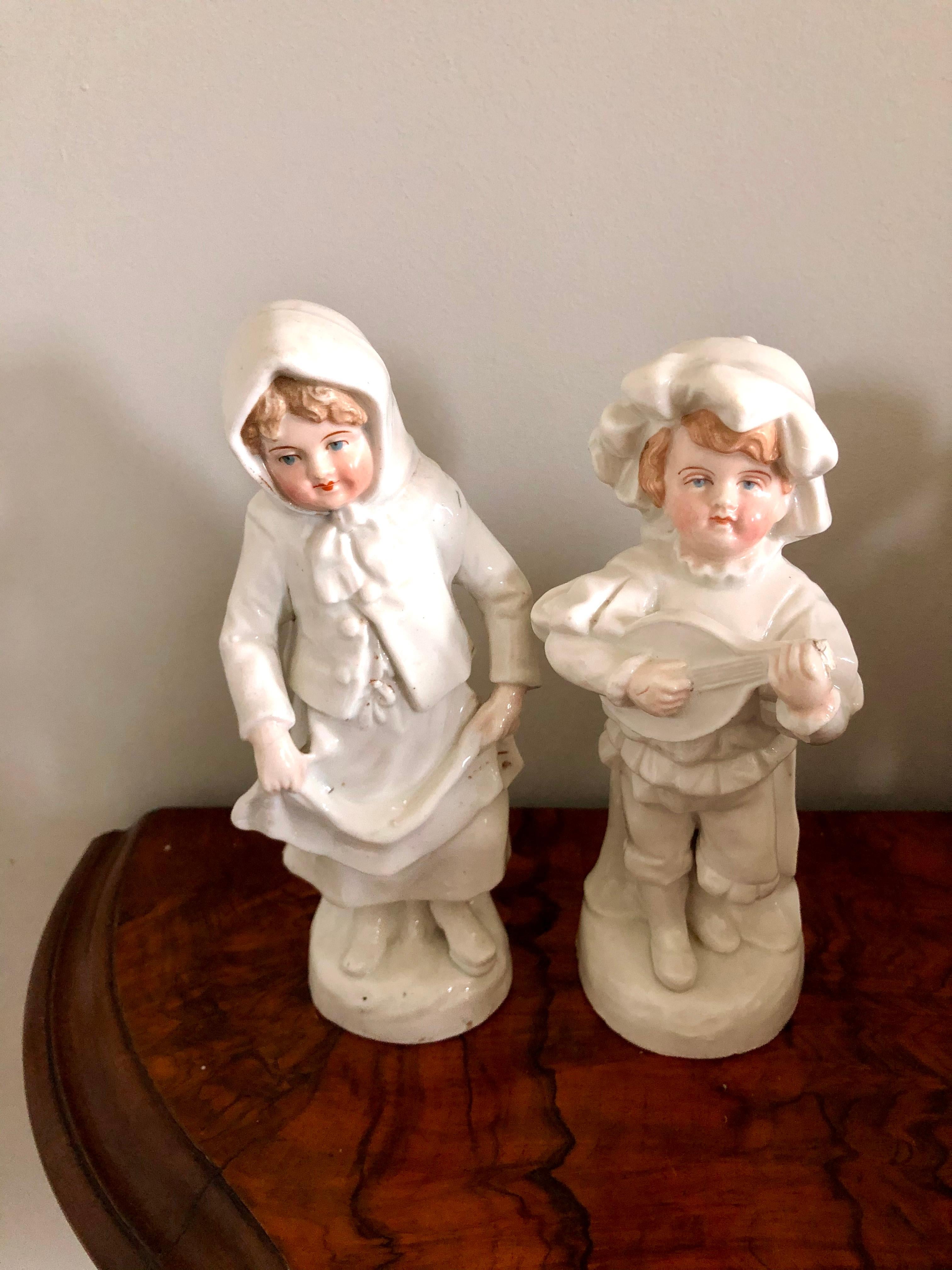 Set di 24 antiche statuette di porcellana continentale in vendita 9