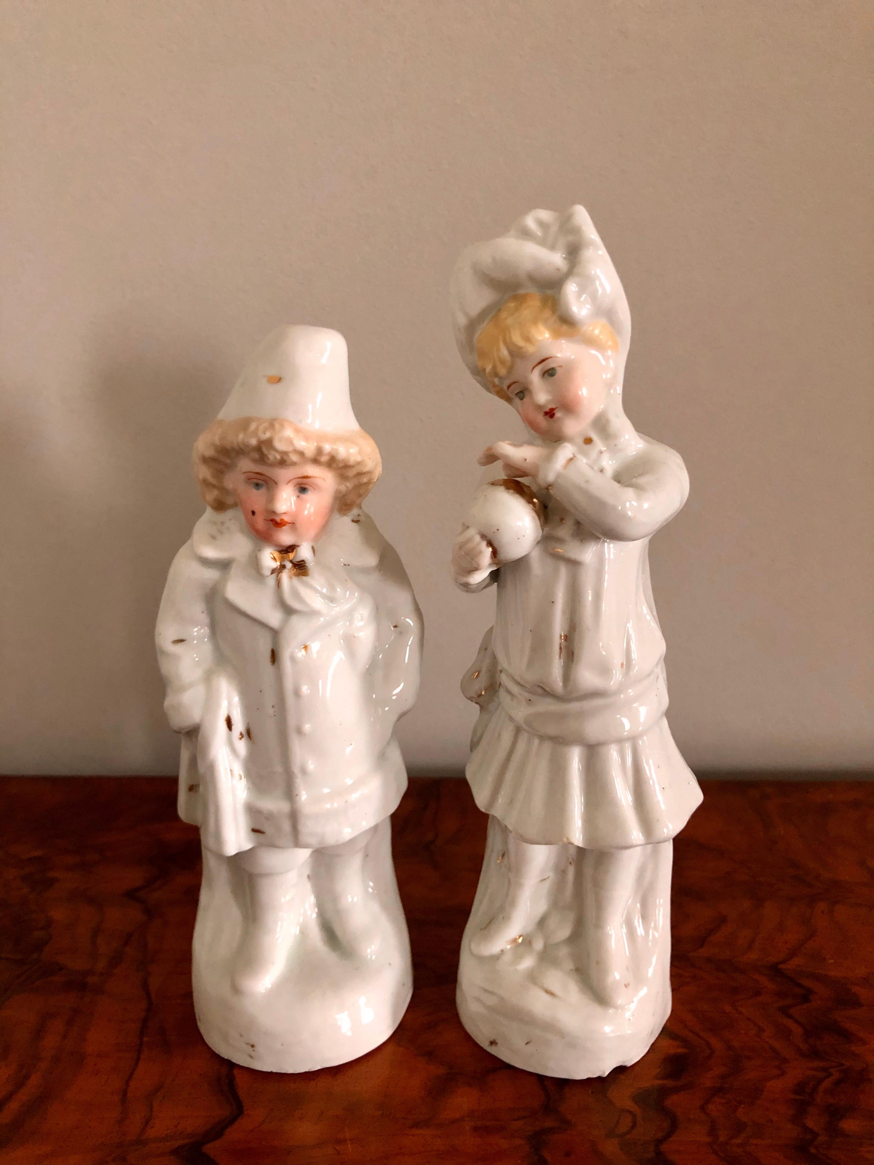 Tedesco Set di 24 antiche statuette di porcellana continentale in vendita
