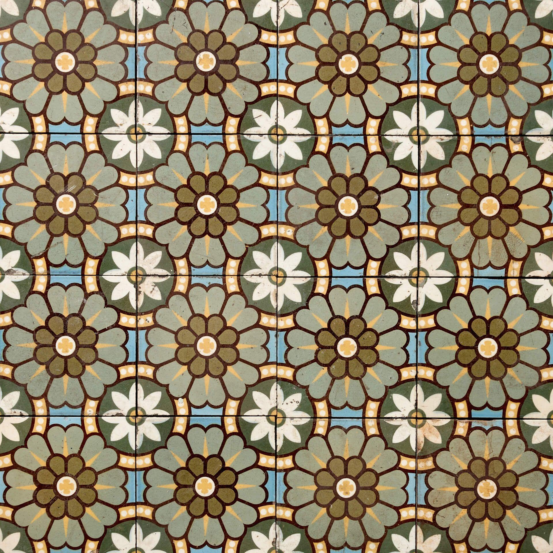 Victorian Set of 24 Encaustic Floral Floor Tiles For Sale
