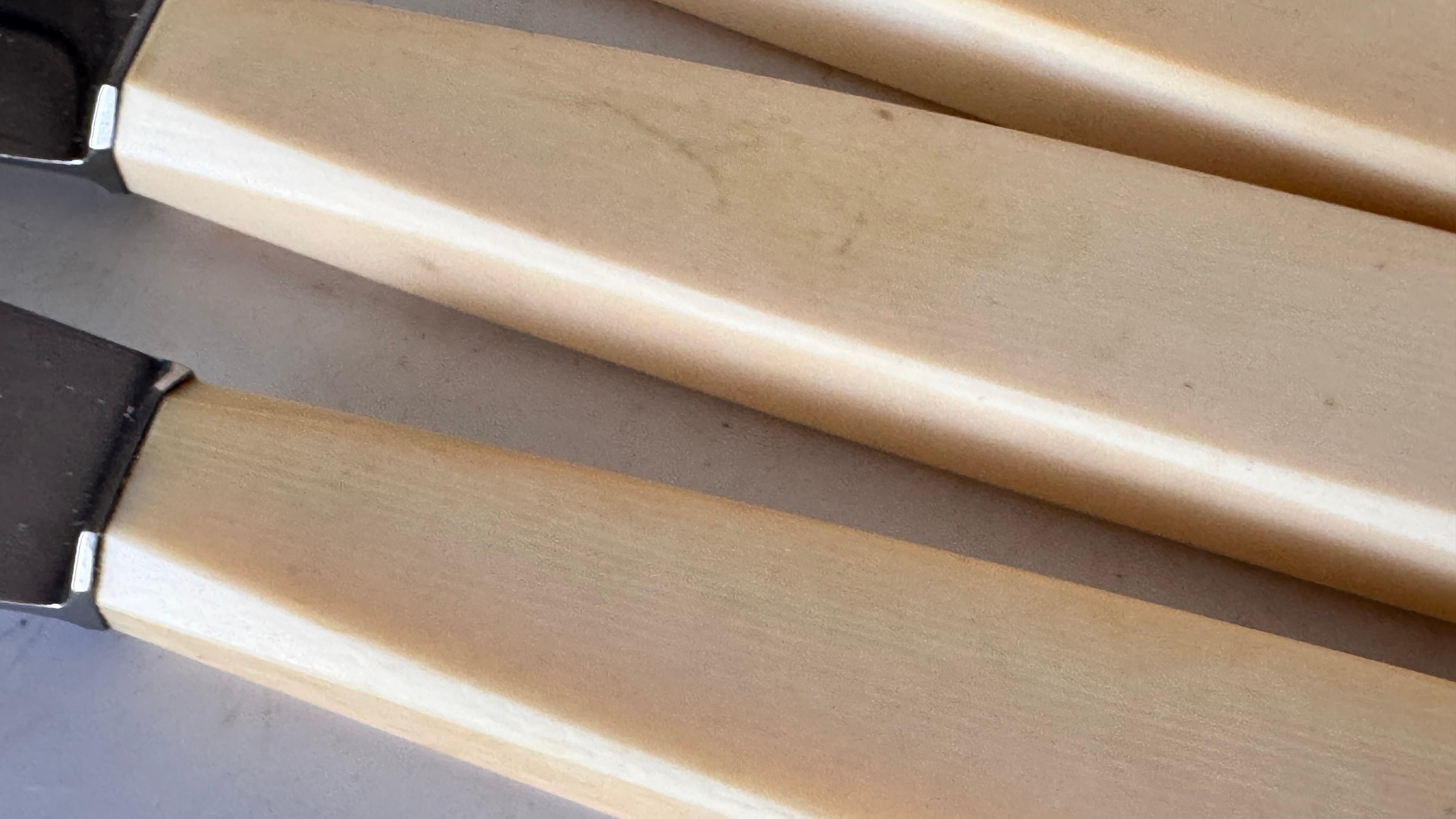 Set of 24 French Art Deco Dinner & Cheese Knives, Steel & Bone Handles, 1970s In Good Condition For Sale In Auribeau sur Siagne, FR