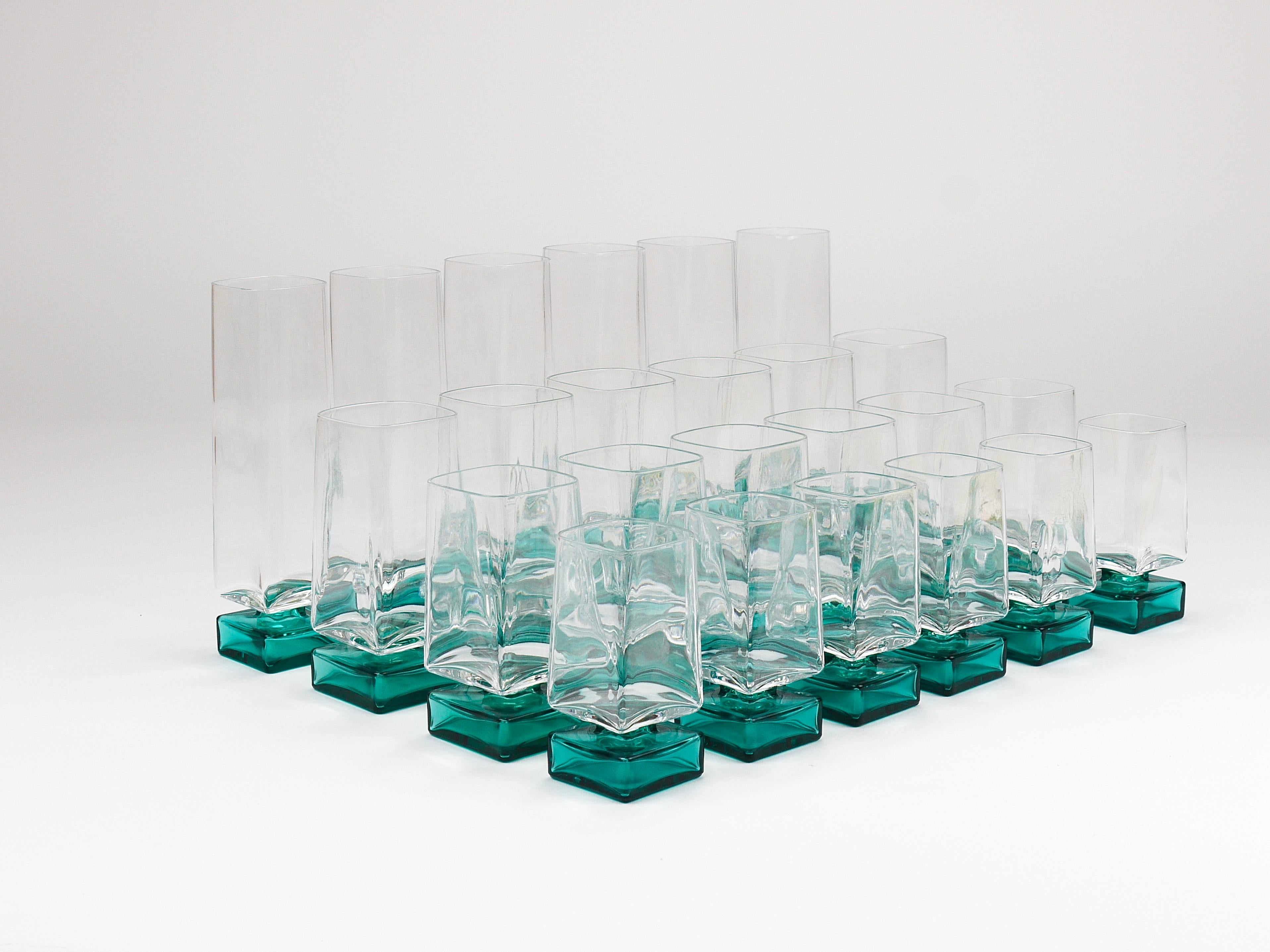 Satz von 24 Luigi Bormioli Postmoderne Licht & Musik Monet Gläser, Italien, 1980er im Angebot 4