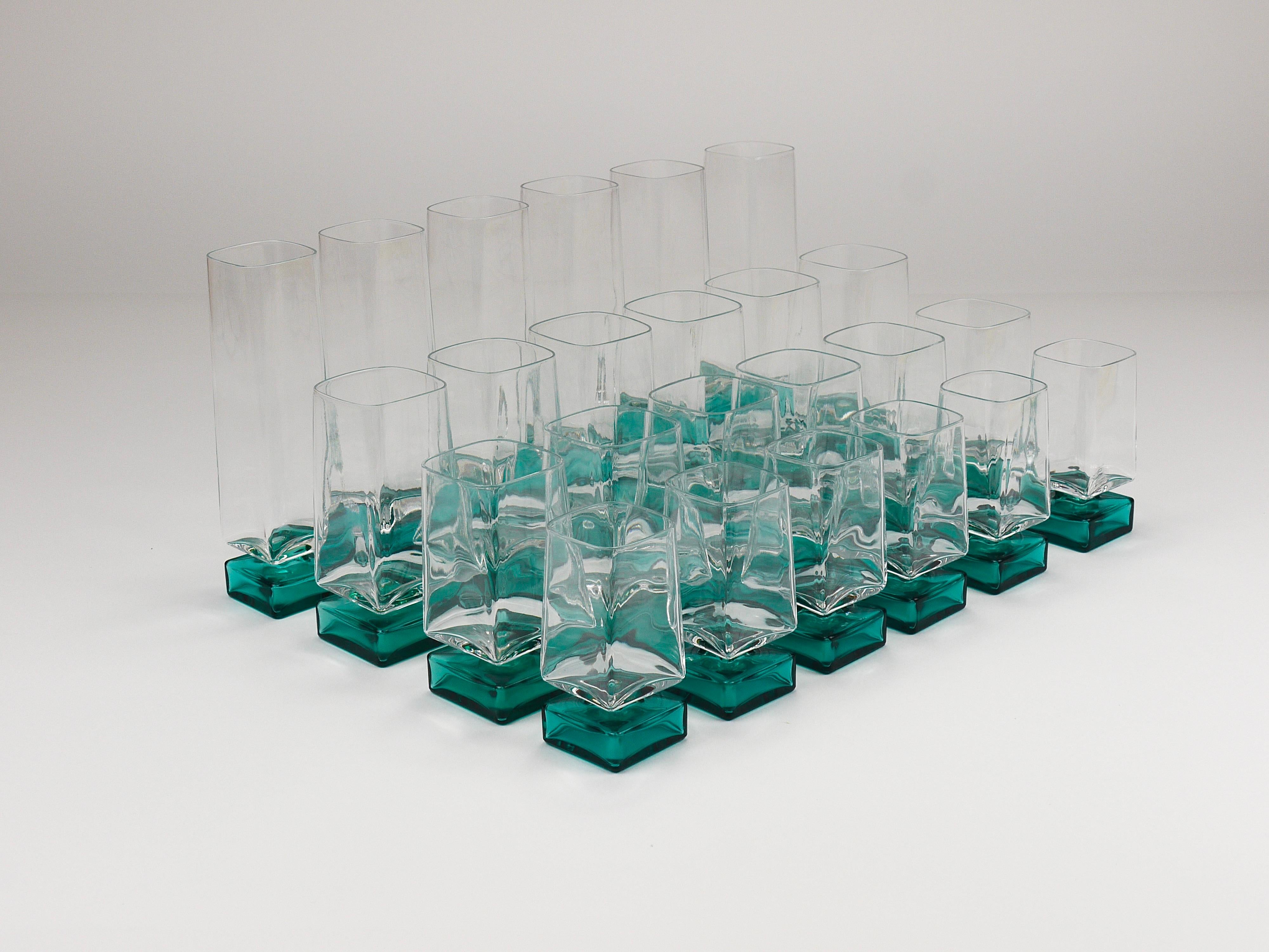 Satz von 24 Luigi Bormioli Postmoderne Licht & Musik Monet Gläser, Italien, 1980er im Angebot 9