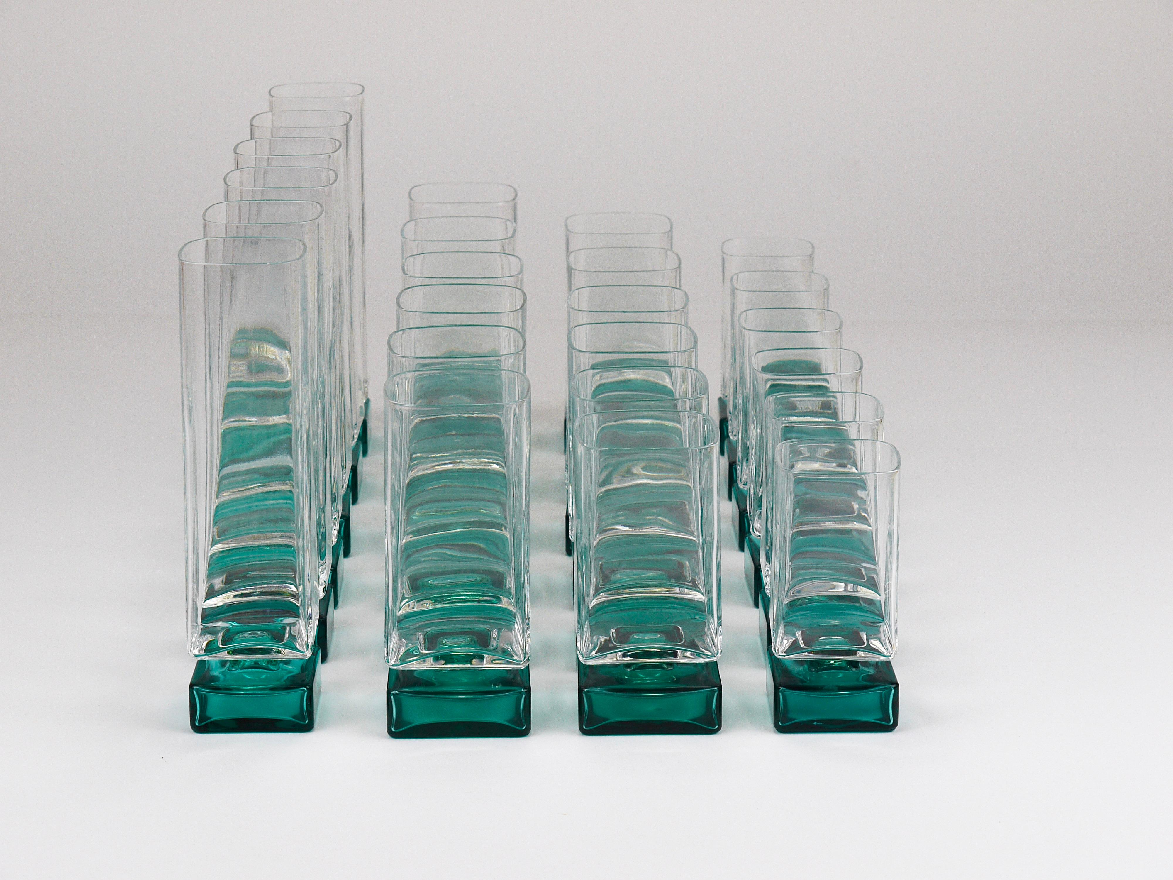 Satz von 24 Luigi Bormioli Postmoderne Licht & Musik Monet Gläser, Italien, 1980er im Angebot 10