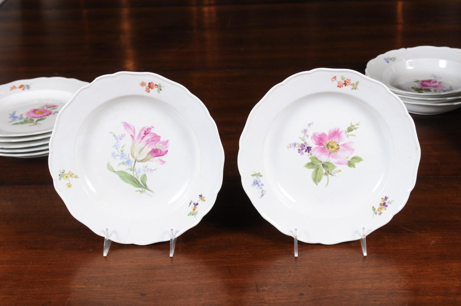 19th Century Set of 24 Pieces German Meissen Porcelain Dinner Service with Floral Decor For Sale