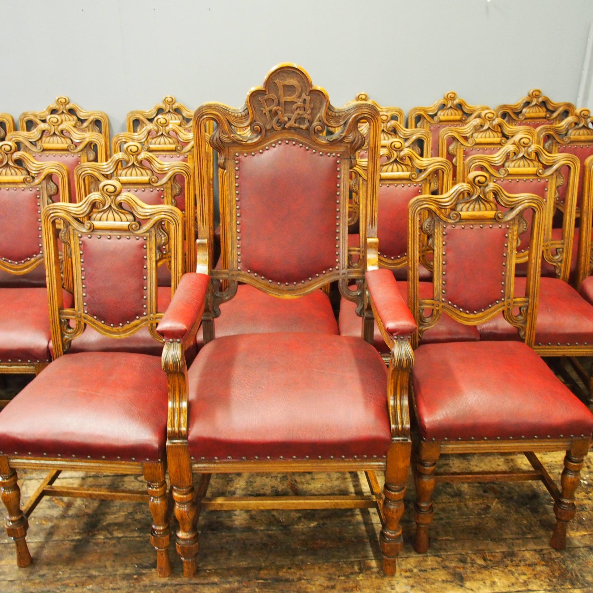 Set of 24 Victorian Carved Oak Dining Chairs In Good Condition For Sale In Edinburgh, GB