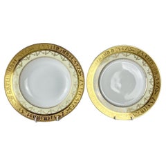 Ensemble de 24 assiettes plates et assiettes à soupe blanches et dorées par Royal Epaig C.C. 1935