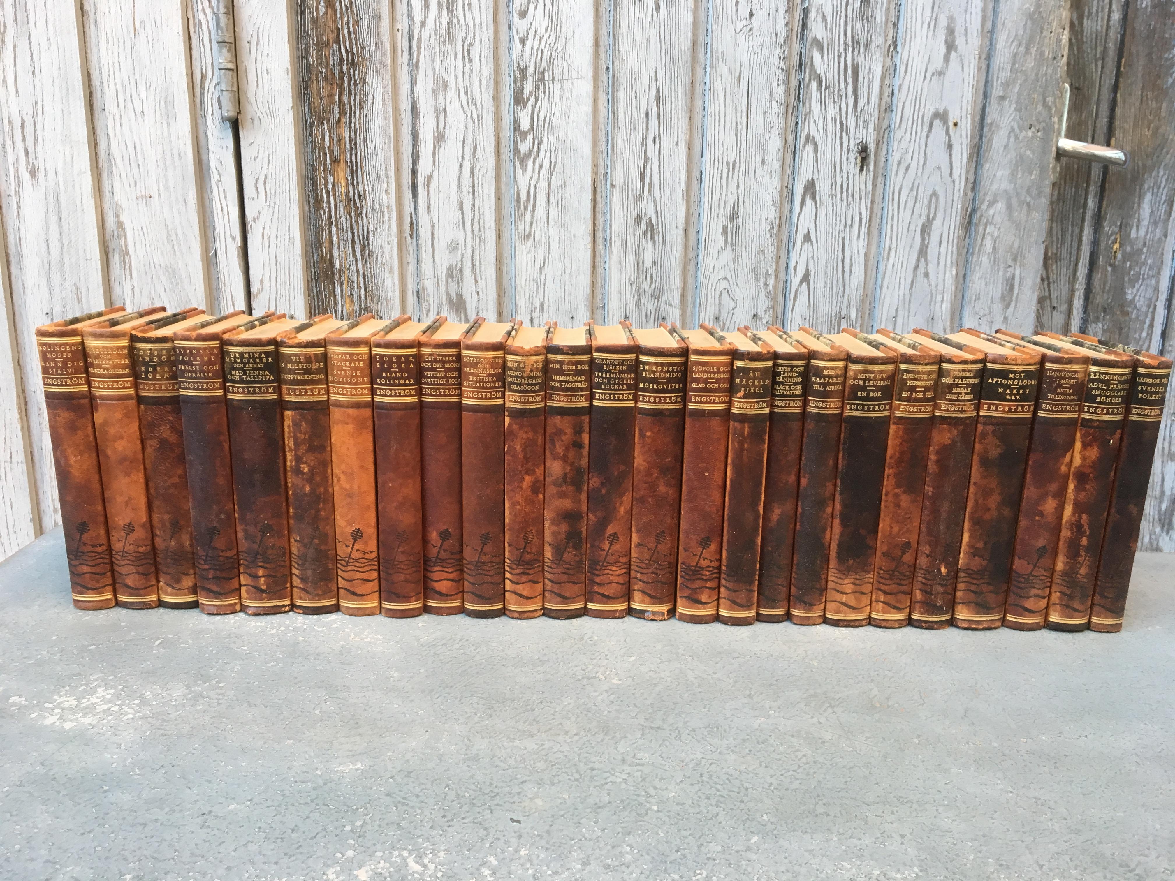 Set of 25 Swedish leather-bound library books, 1948.
Total length 28.7 inches
Thichness of books is btw 2.5 and 4 cm.