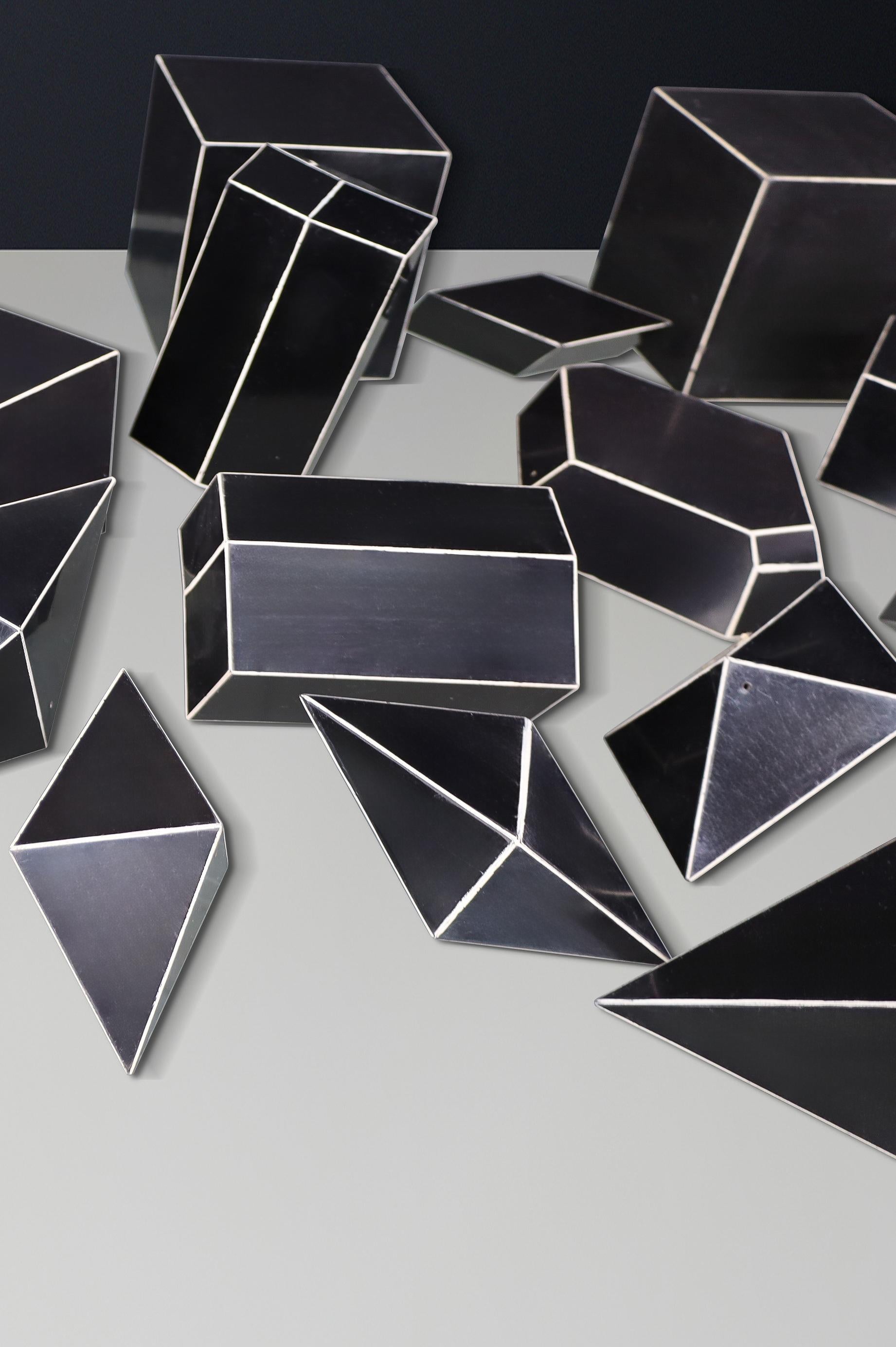 Ensemble de 28 modèles géométriques en bakélite Bauhaus pour salles de classe, CZ 1930s Bon état - En vente à Almelo, NL