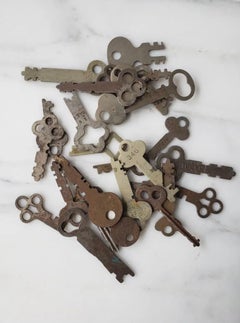 Set of 28 Vintage Flat Keys