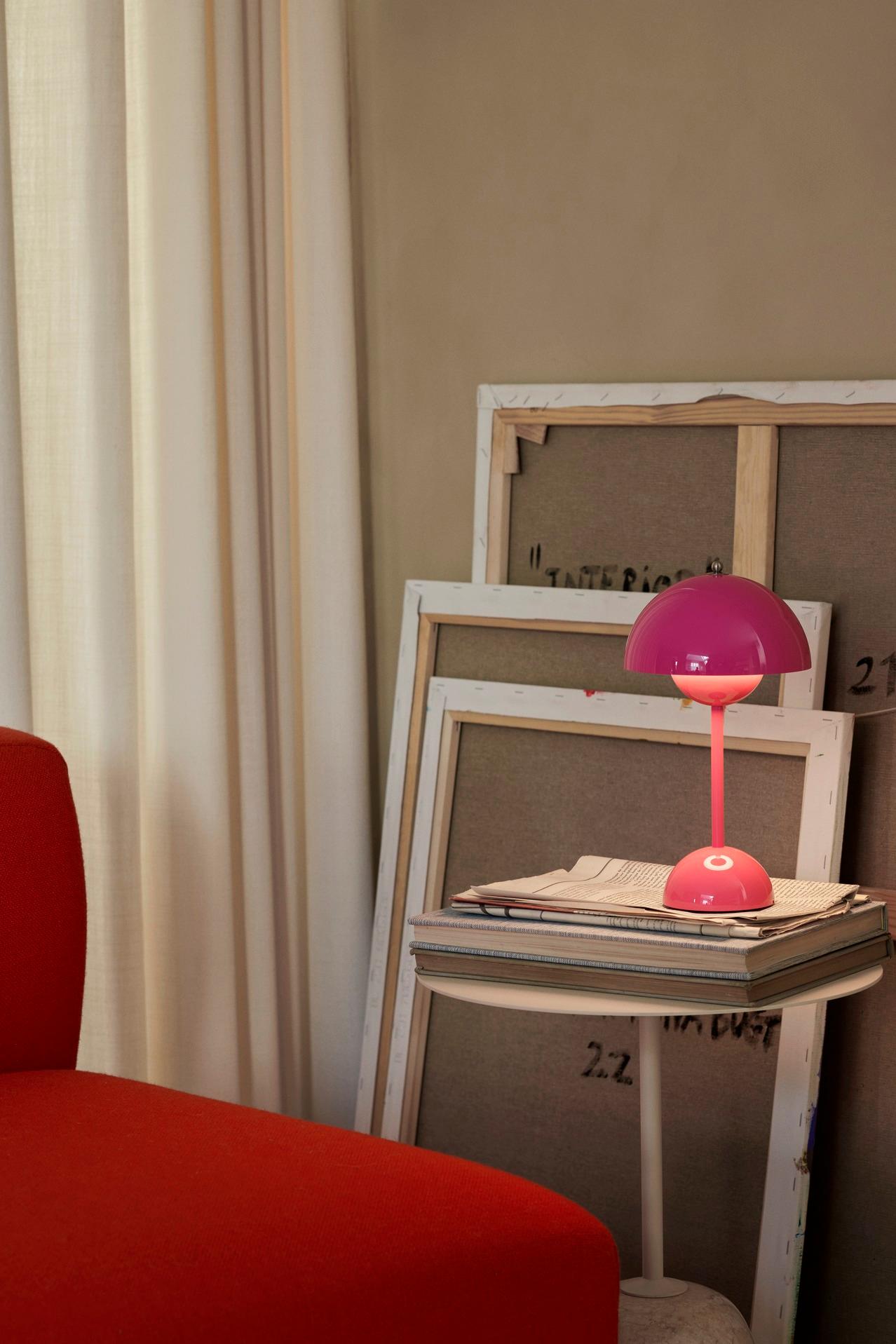Ensemble de 2 lampes de bureau Flowerpot Vp9 Portable Dark Plum/Tangy Pink Table Lamp-Panton pour &T en vente 5
