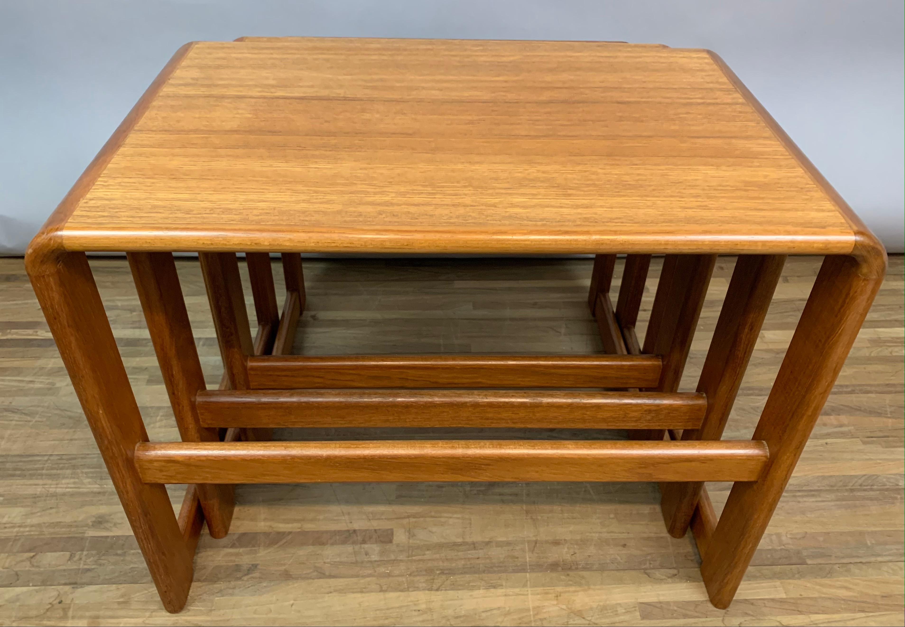 Set of 3 1960s English Teak Round Edged Nesting Tables Nest of Tables 5