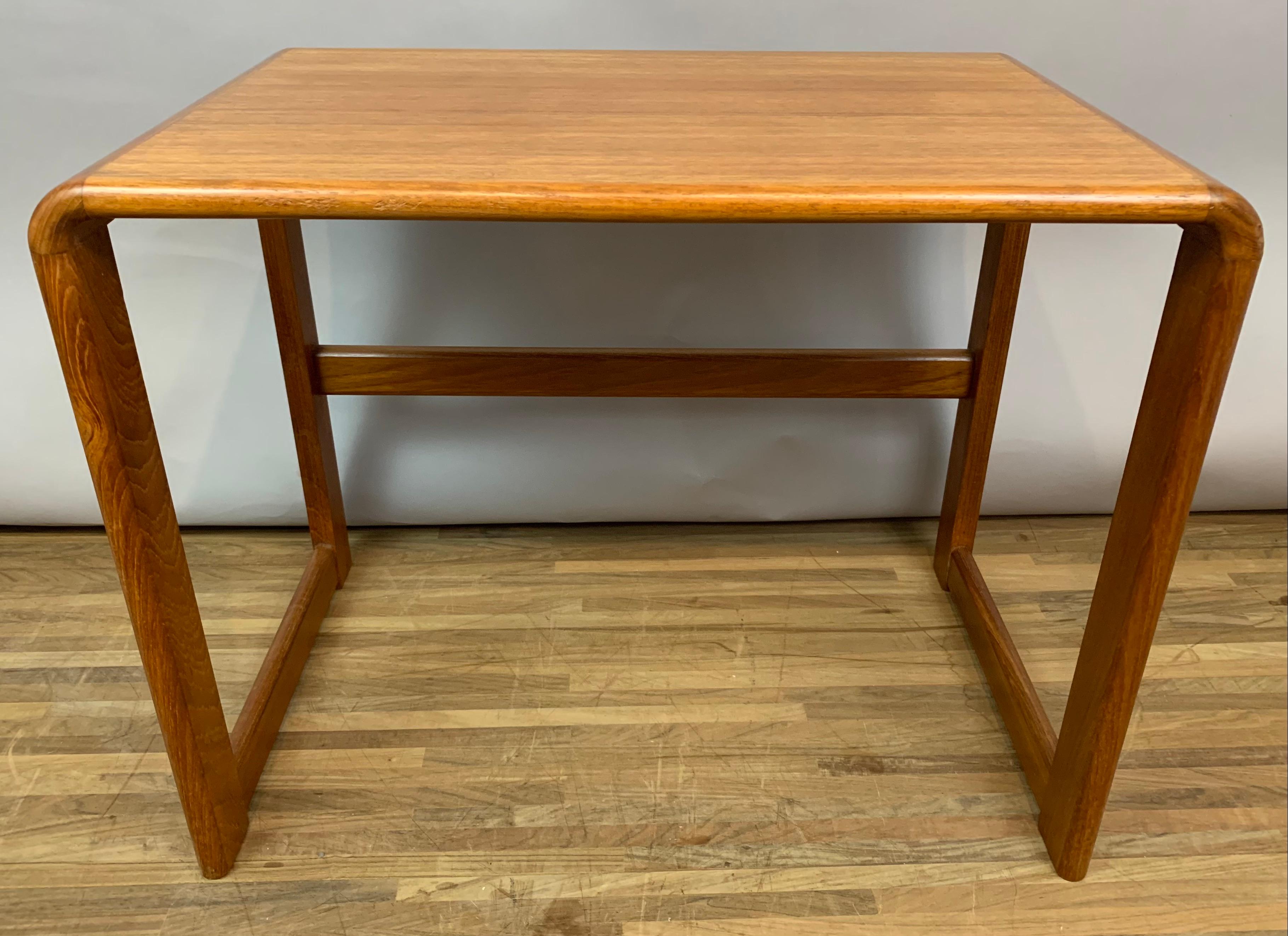 Set of 3 1960s English Teak Round Edged Nesting Tables Nest of Tables 8