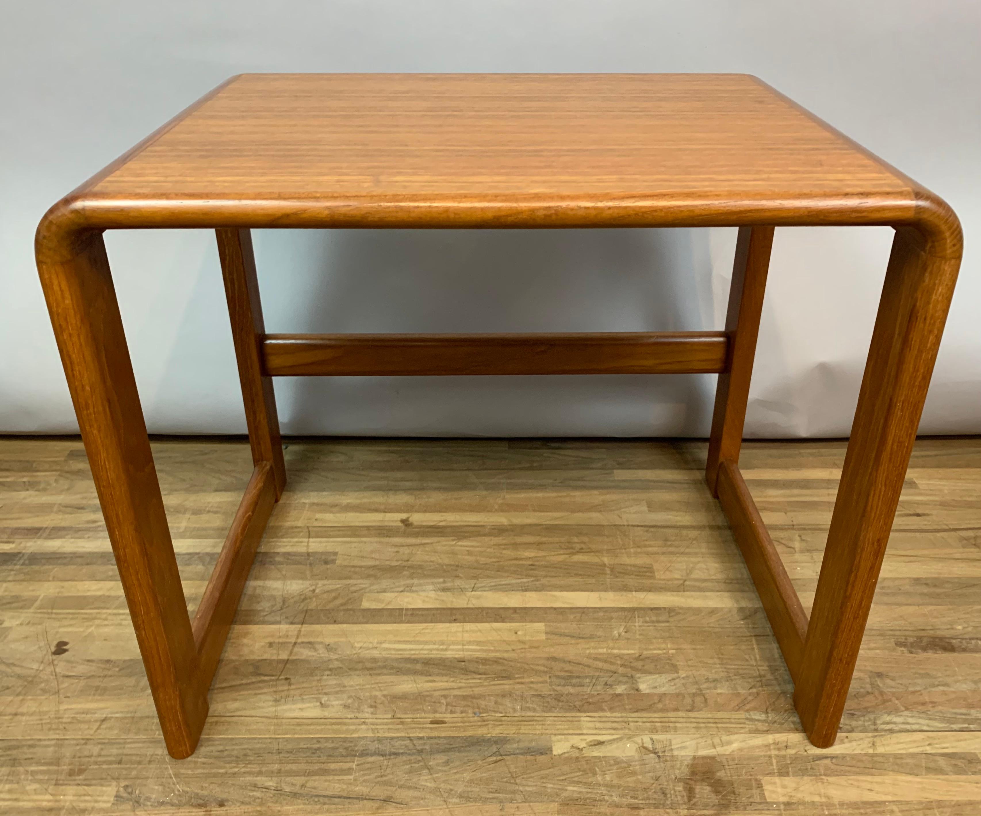 Set of 3 1960s English Teak Round Edged Nesting Tables Nest of Tables 10