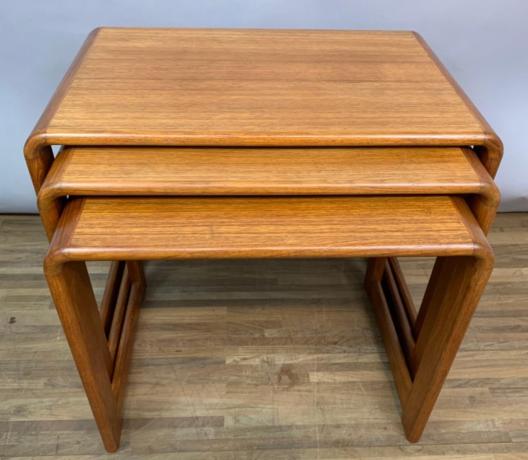 Set of 3 1960s English Teak Round Edged Nesting Tables Nest of Tables
