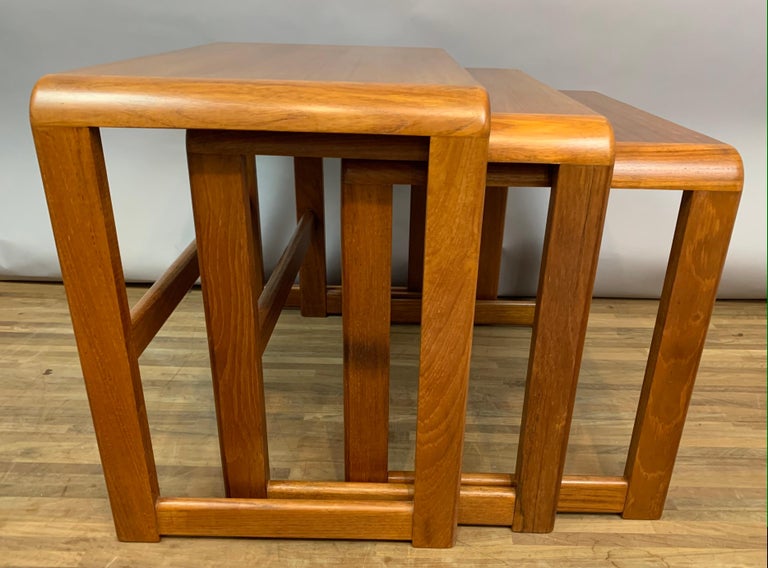 Set of 3 1960s English Teak Round Edged Nesting Tables Nest of Tables