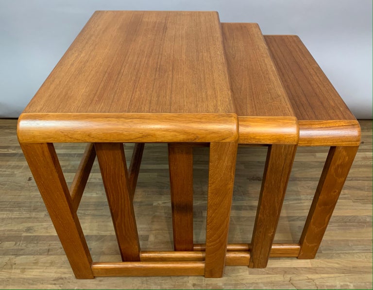 Set of 3 1960s English Teak Round Edged Nesting Tables Nest of Tables