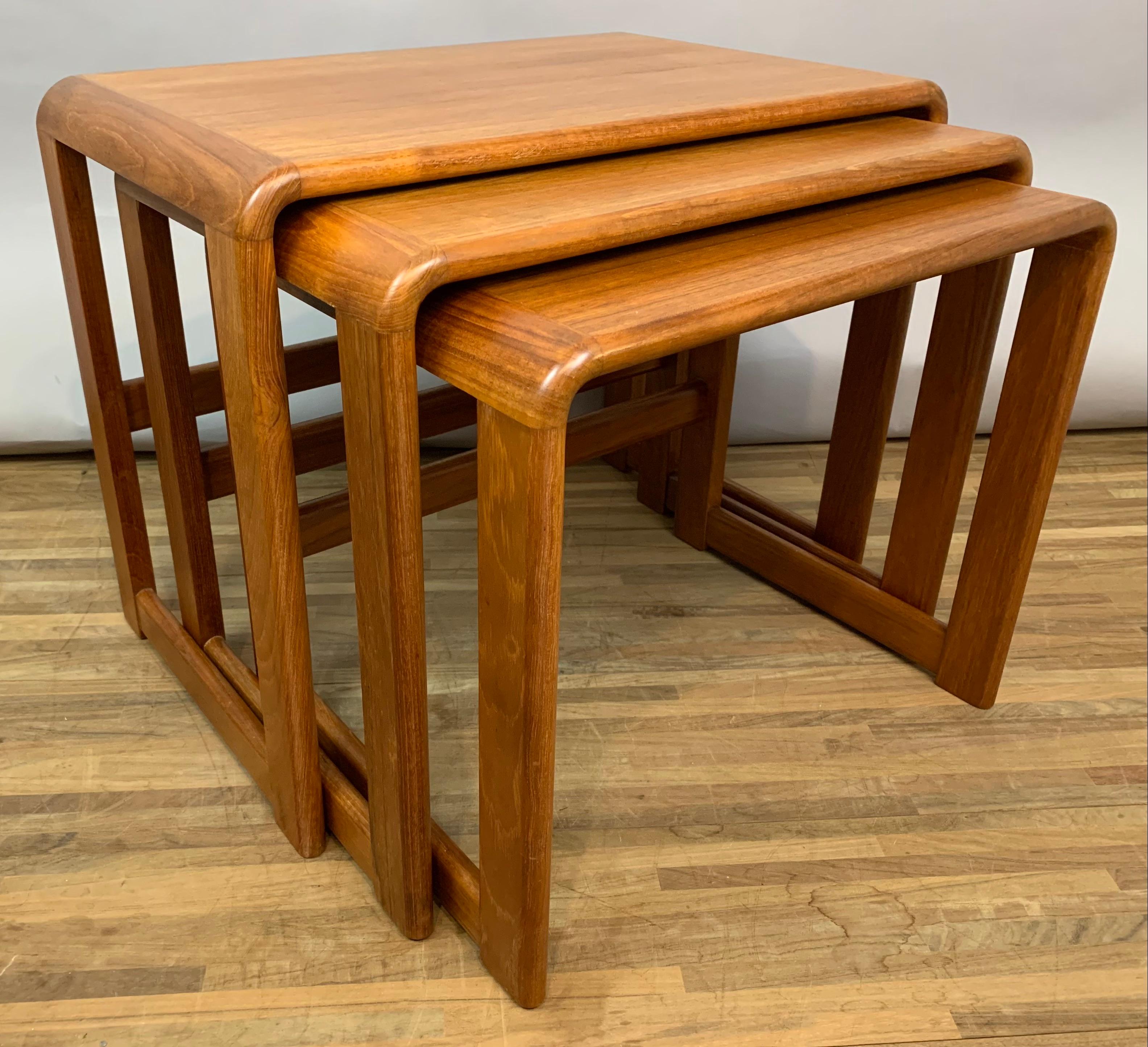 Mid-Century Modern Set of 3 1960s English Teak Round Edged Nesting Tables Nest of Tables