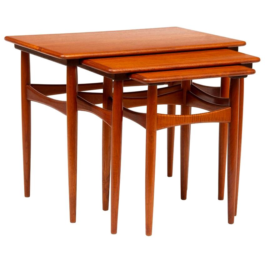 Set of 3 1960s Midcentury Danish Teak Nesting Tables by Poul Hundevad for Fabian
