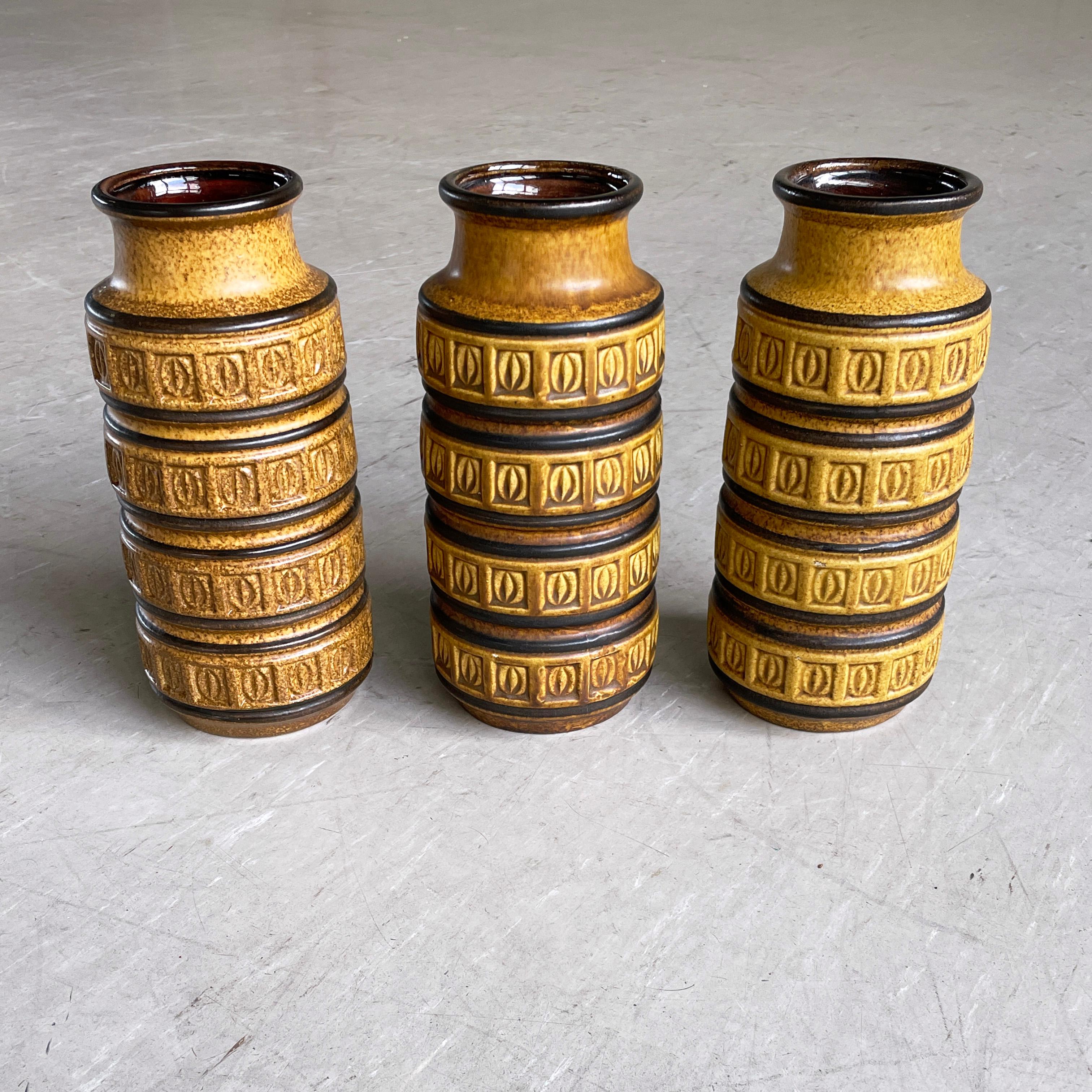 Set di 3 vasi in ceramica di Scheurich Keramik della Germania occidentale degli anni '60 268-23 in vendita 2