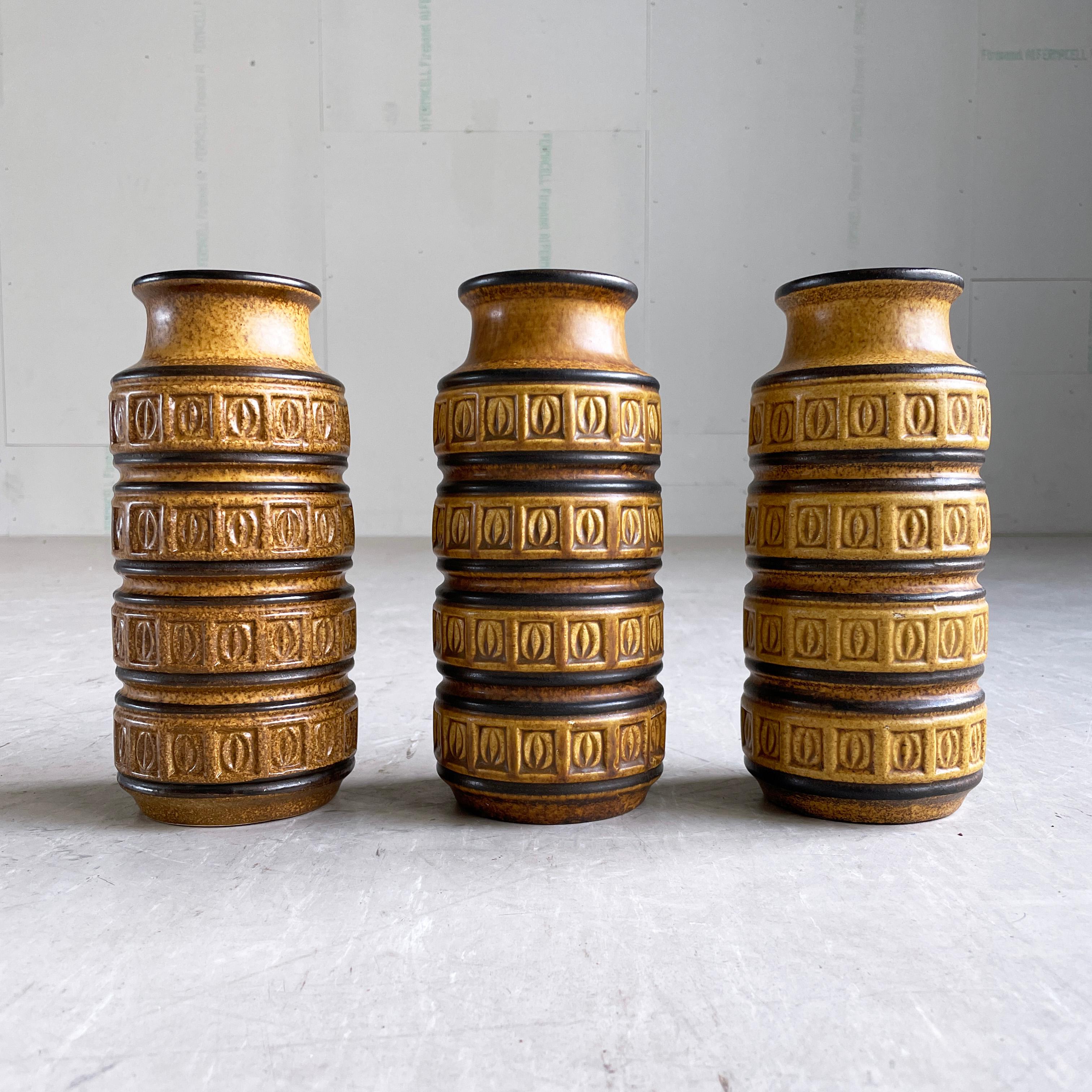 Set di 3 vasi in ceramica di Scheurich Keramik della Germania occidentale degli anni '60 268-23 in vendita 3