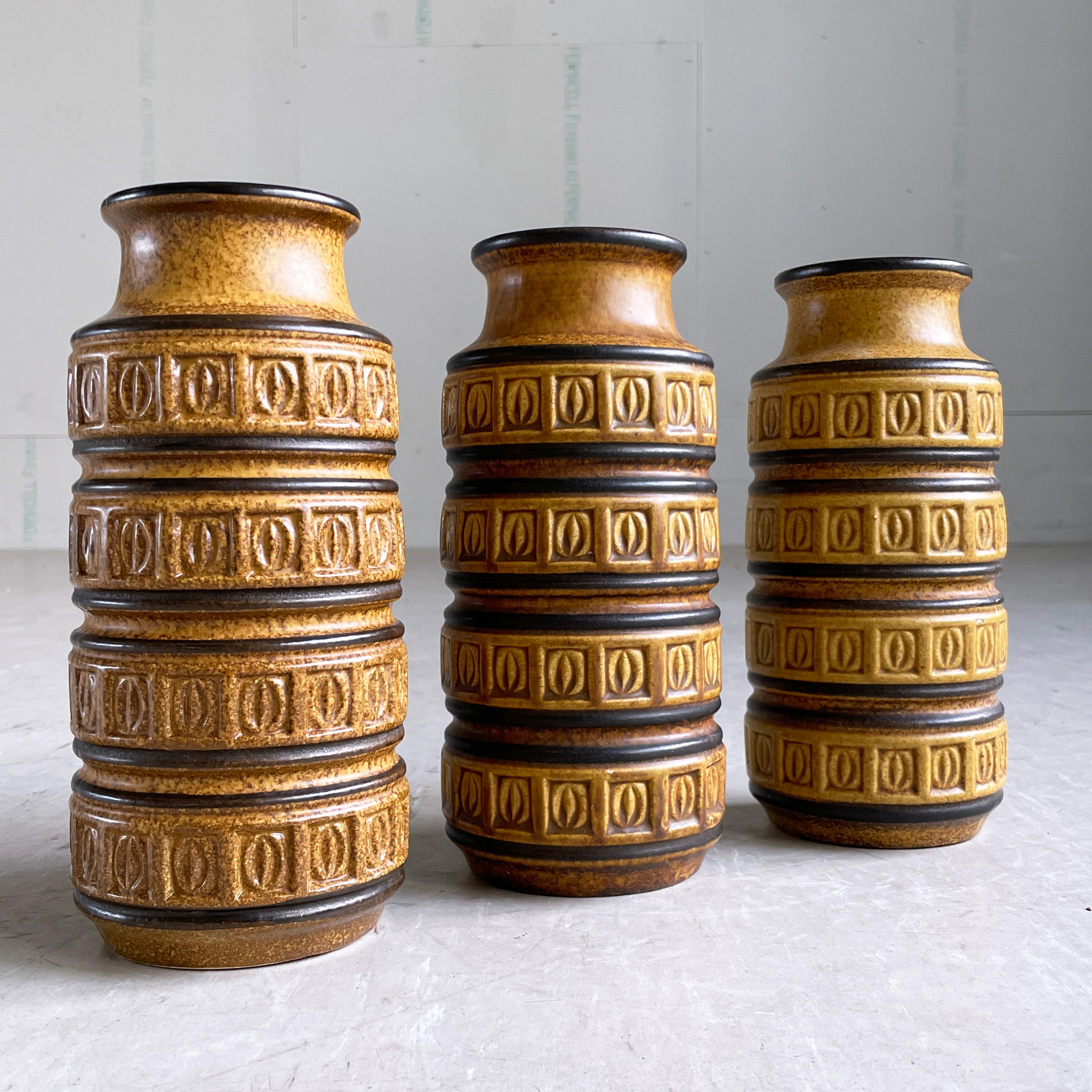Set di 3 vasi in ceramica di Scheurich Keramik della Germania occidentale degli anni '60 268-23 In condizioni buone in vendita a Bern, CH