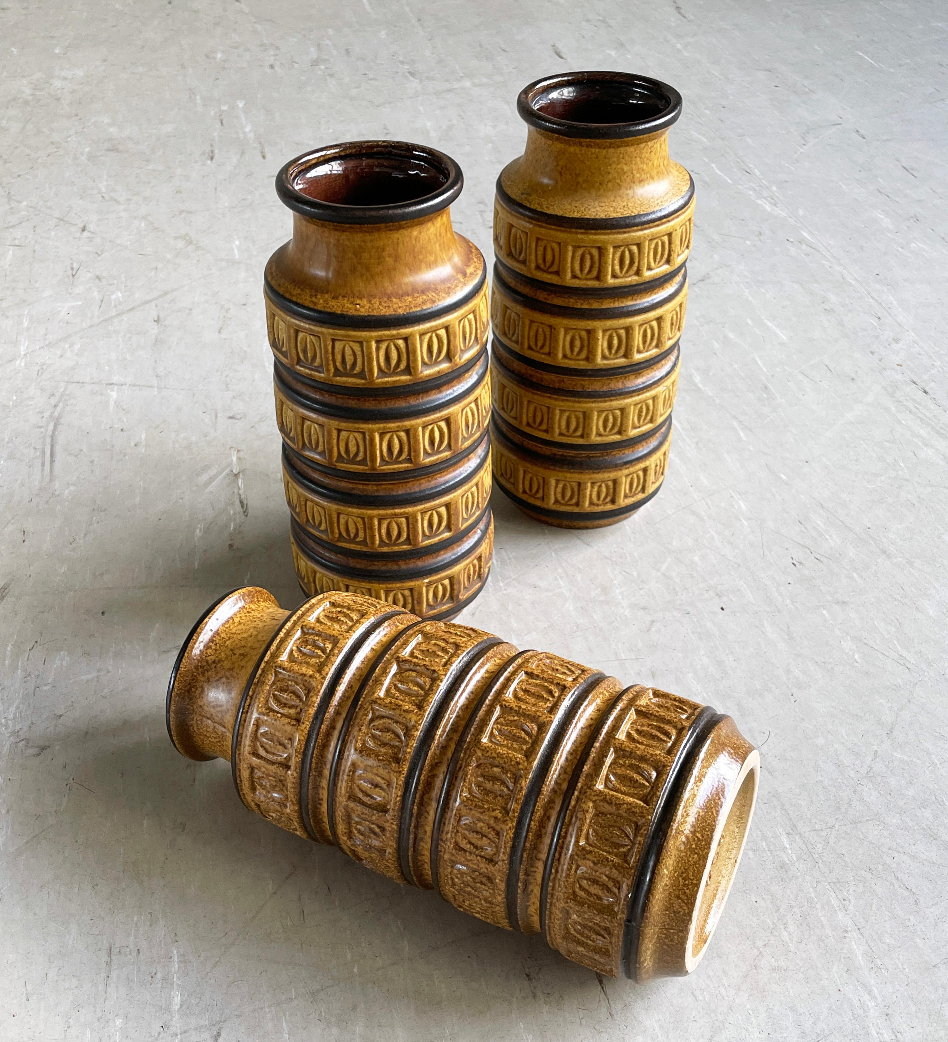 Ceramica Set di 3 vasi in ceramica di Scheurich Keramik della Germania occidentale degli anni '60 268-23 in vendita