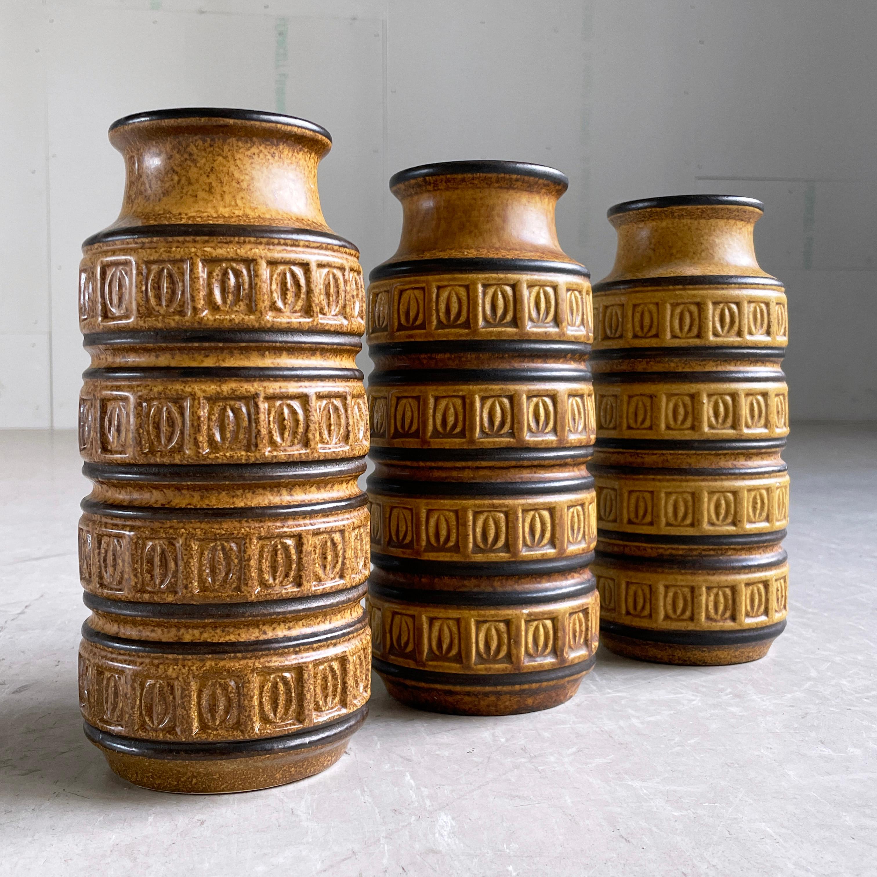 Set di 3 vasi in ceramica di Scheurich Keramik della Germania occidentale degli anni '60 268-23 in vendita 1