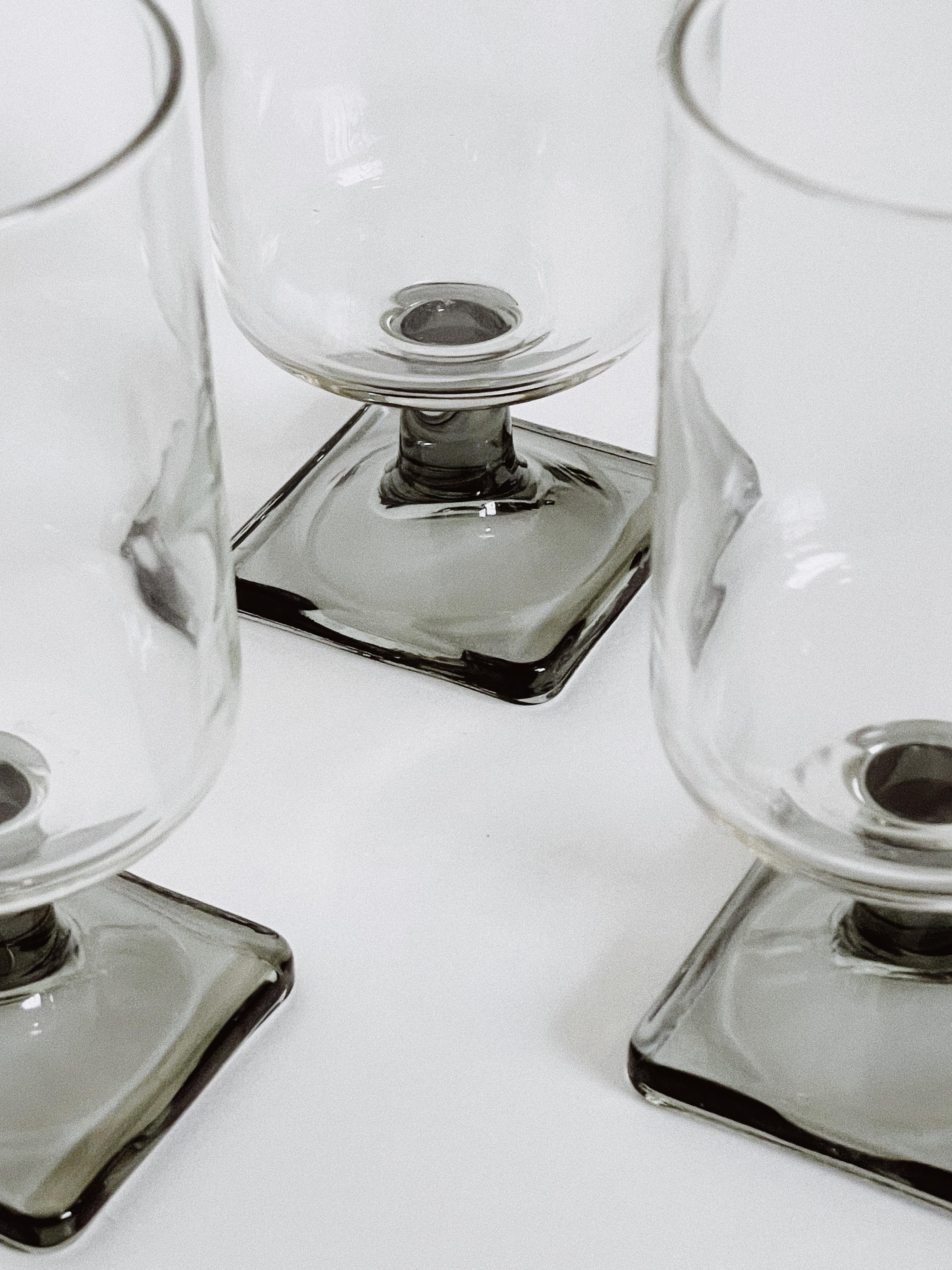 American Set of 3 1970s Rosenthal Linear Sherry Glass w/ Smokey Grey Square Base For Sale