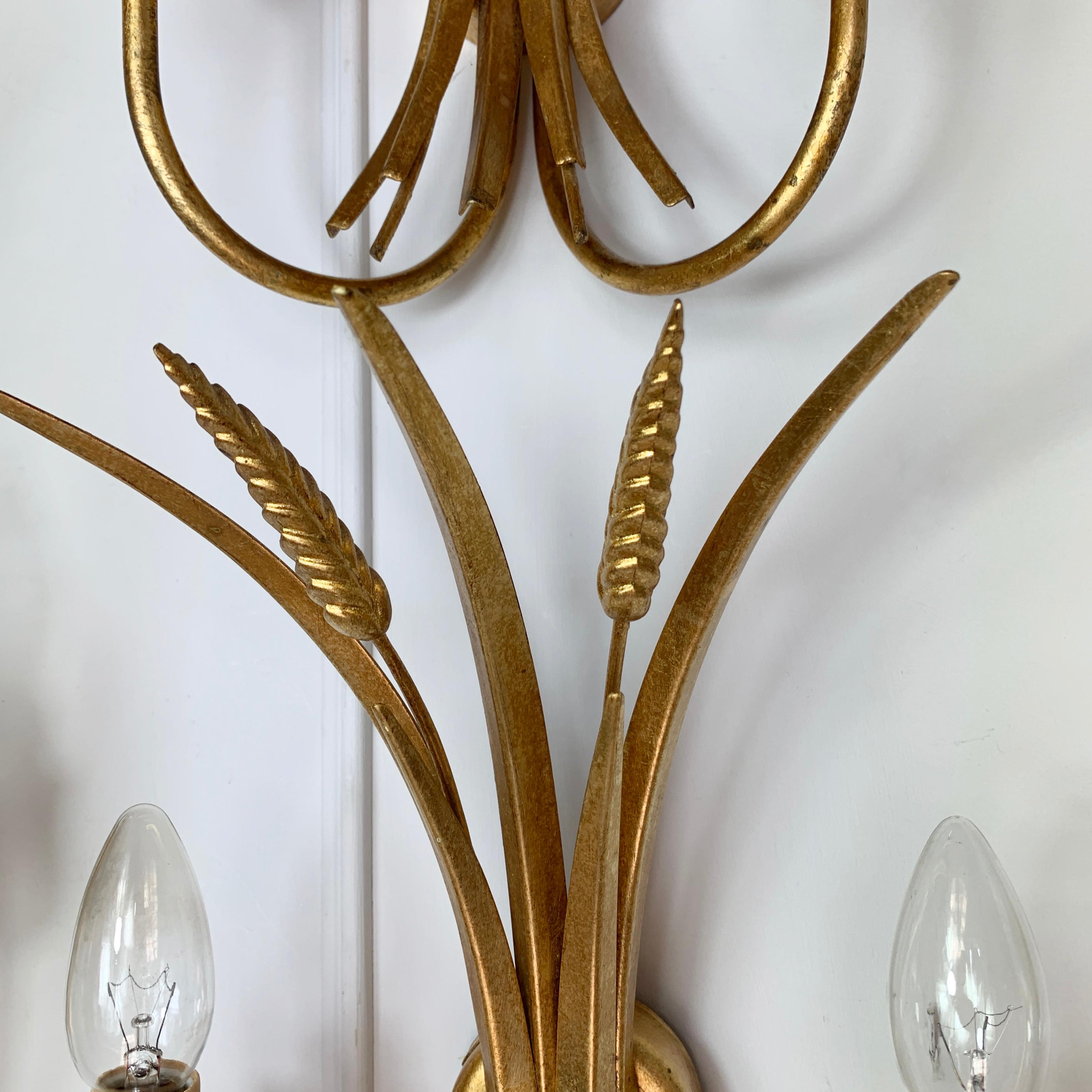 Ensemble de 3 lampes murales à gerbe de blé en métal doré des années 1980 en vente 1