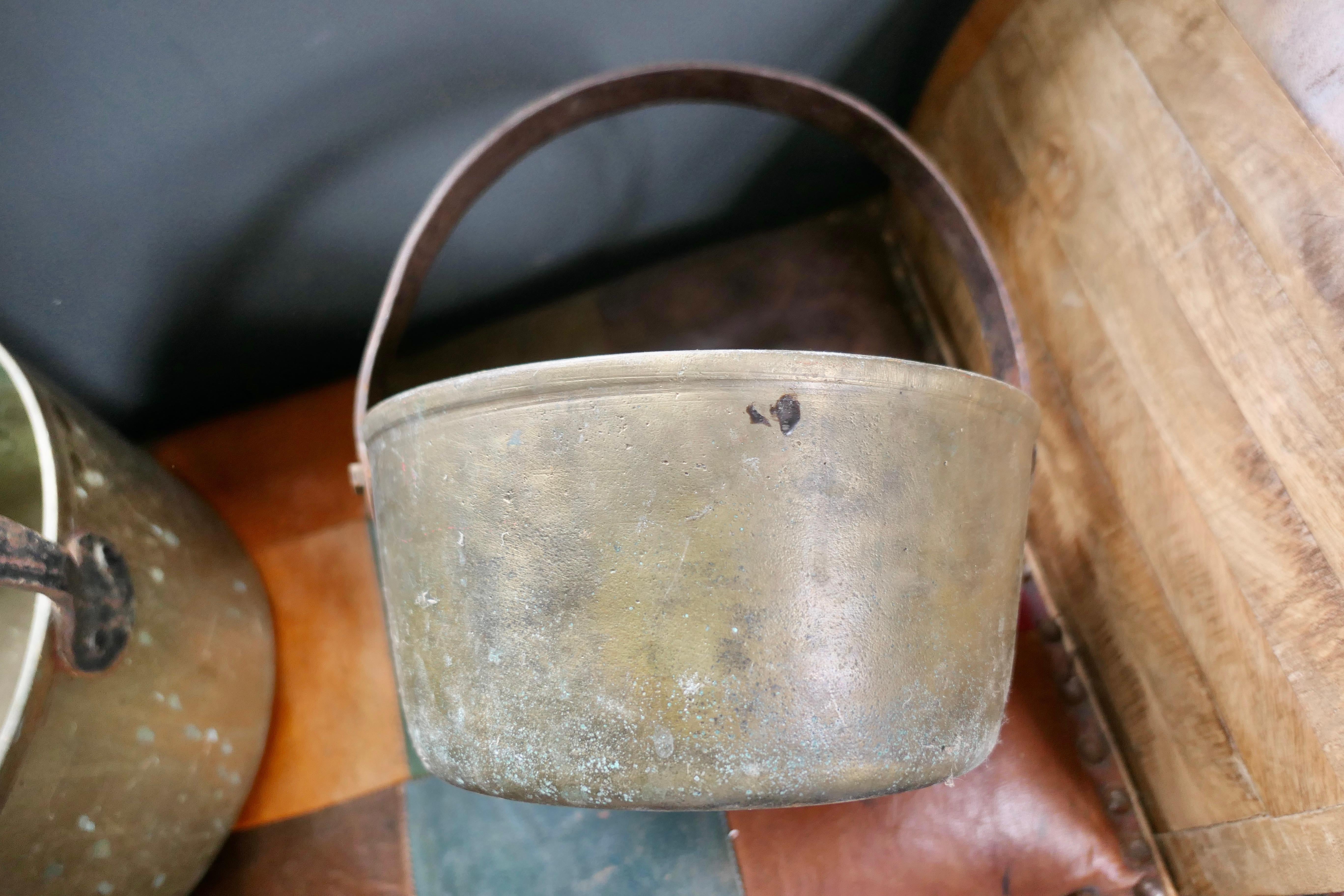 Set of 3 19th Century Brass Preserving Pans or Cooking Pots In Good Condition For Sale In Chillerton, Isle of Wight