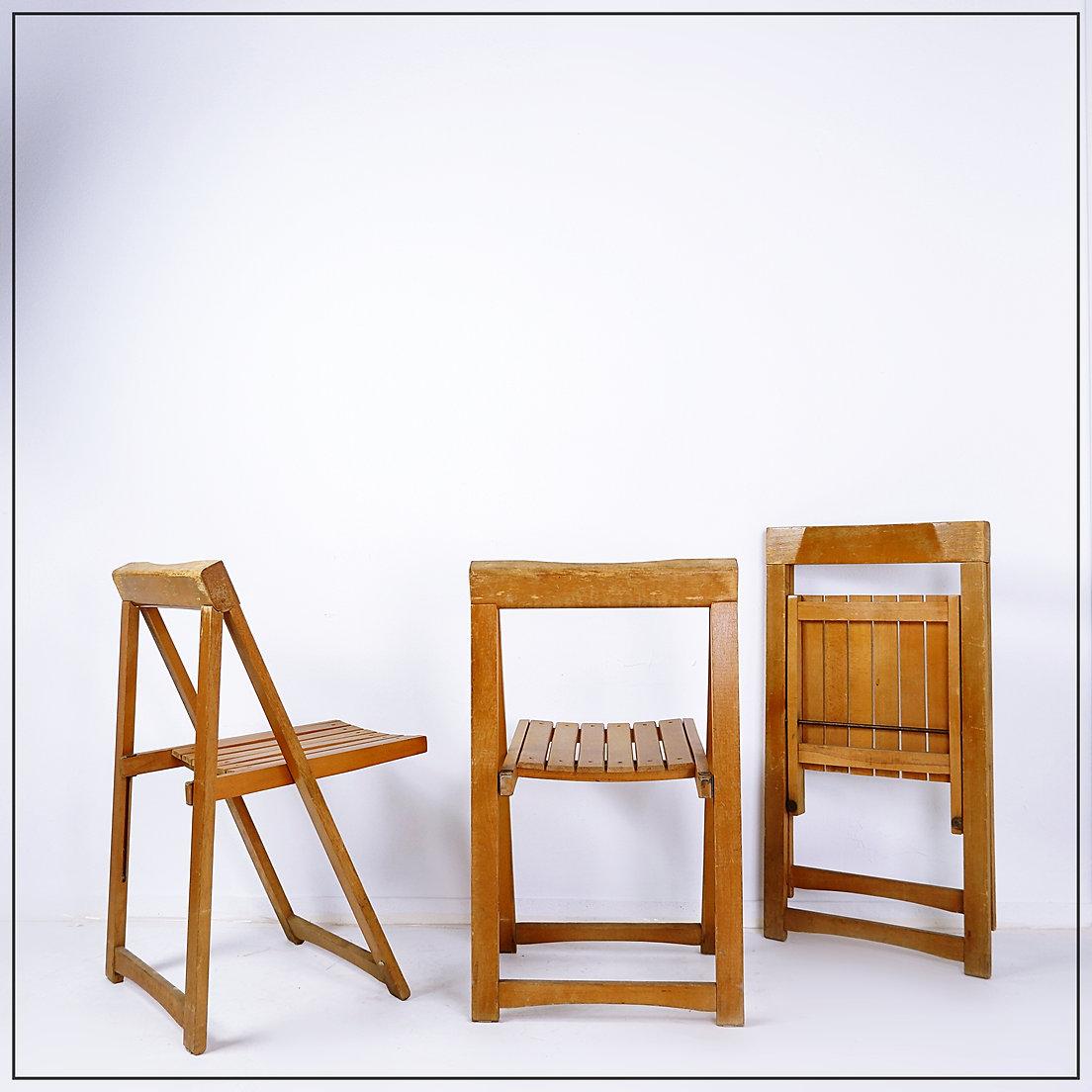 Set of 3 Aldo Jacober & Pierangela d’Aniello ‘Trieste’ folding chairs
Mid Century - Vintage - Chairs
Measures : 45.5x45.5cm H:77.5cm HS:45cm 
Material : Wood 
Wear consistent with age and use
