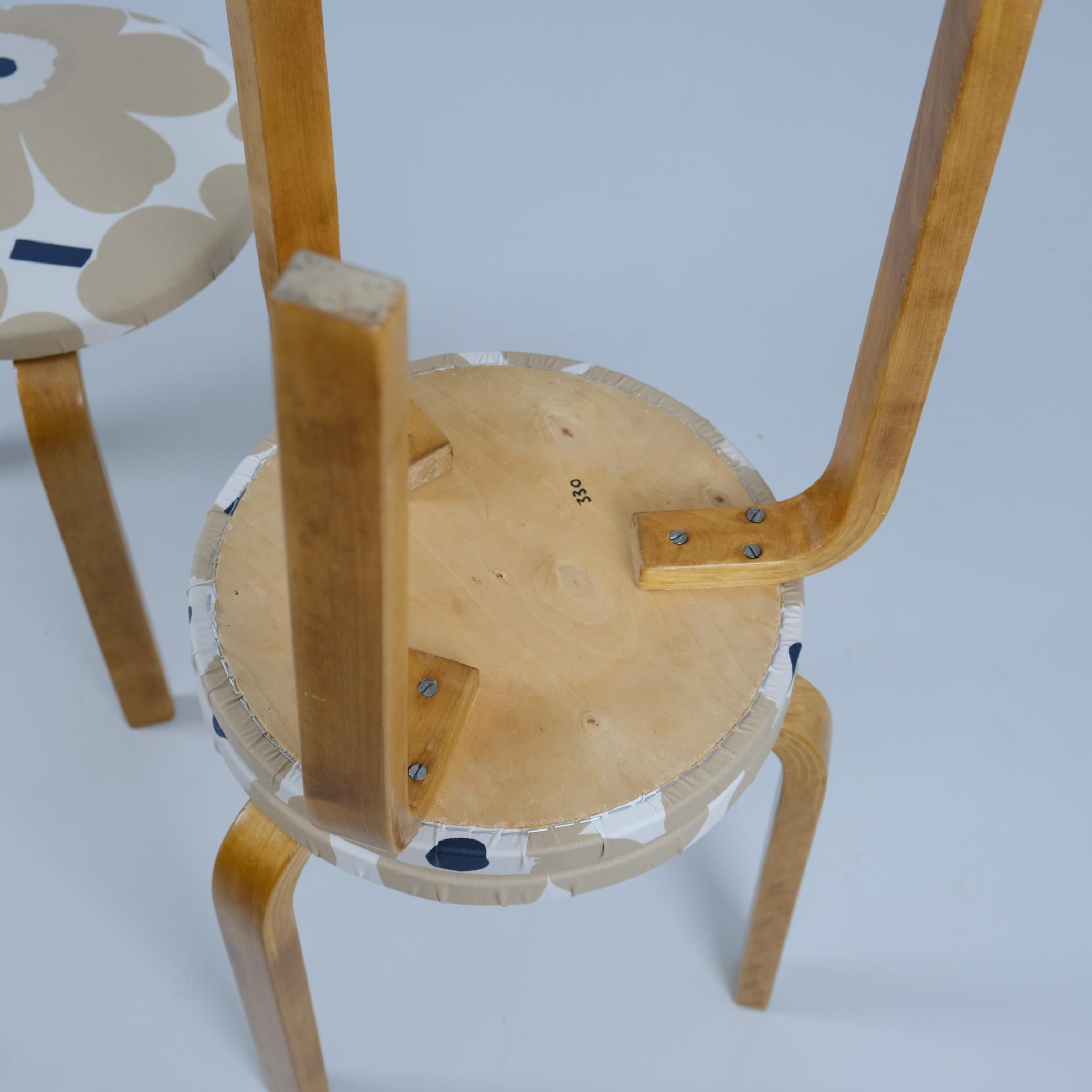 Set of 3 Alvar Aalto Stackable Stools Model 60, Marimekko Fabric, Artek 1940s For Sale 3
