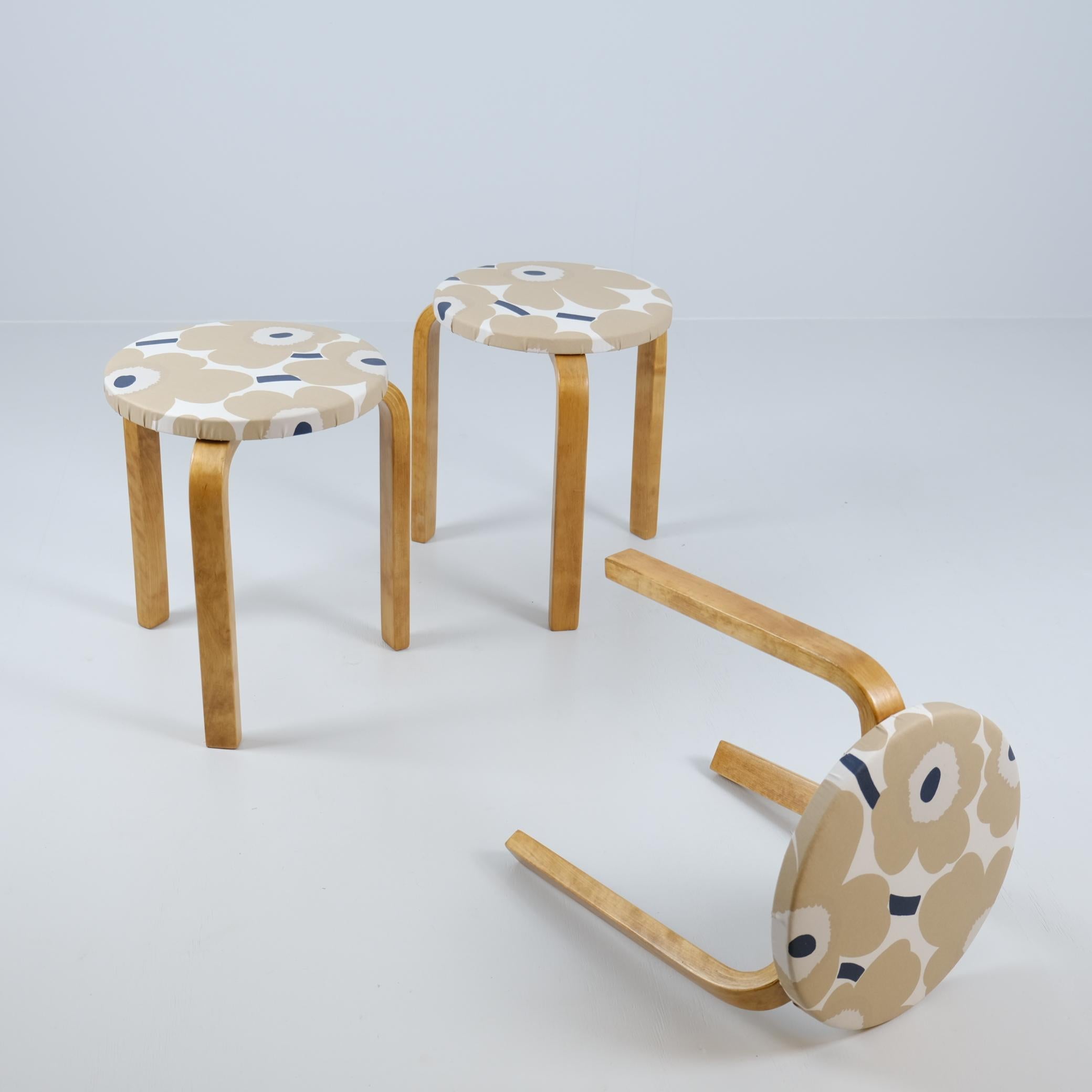 Mid-20th Century Set of 3 Alvar Aalto Stackable Stools Model 60, Marimekko Fabric, Artek 1940s For Sale