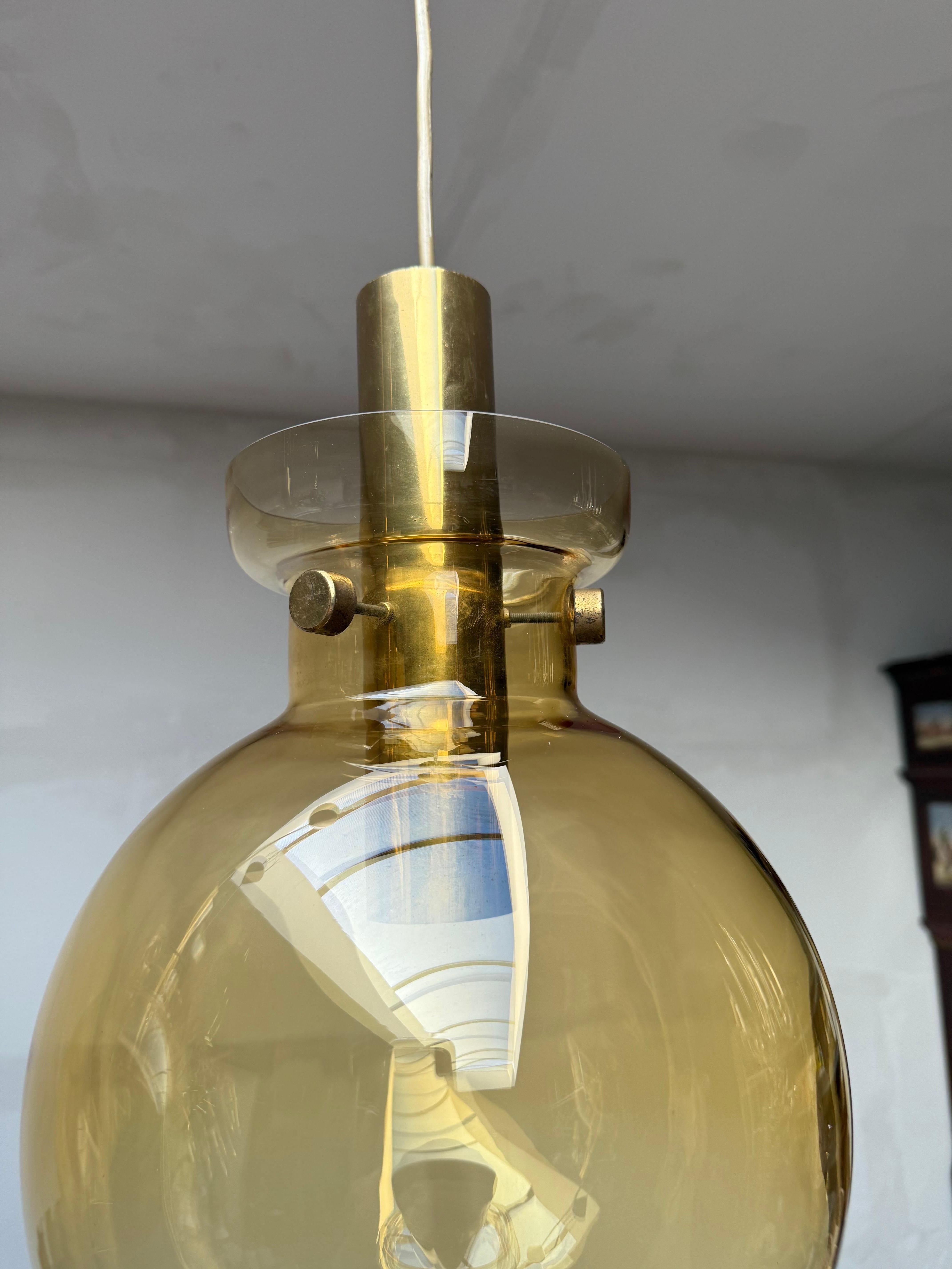 Juego de 3 lámparas colgantes de vidrio ámbar y latón Glasshütte, Alemania Años 70 en venta 4