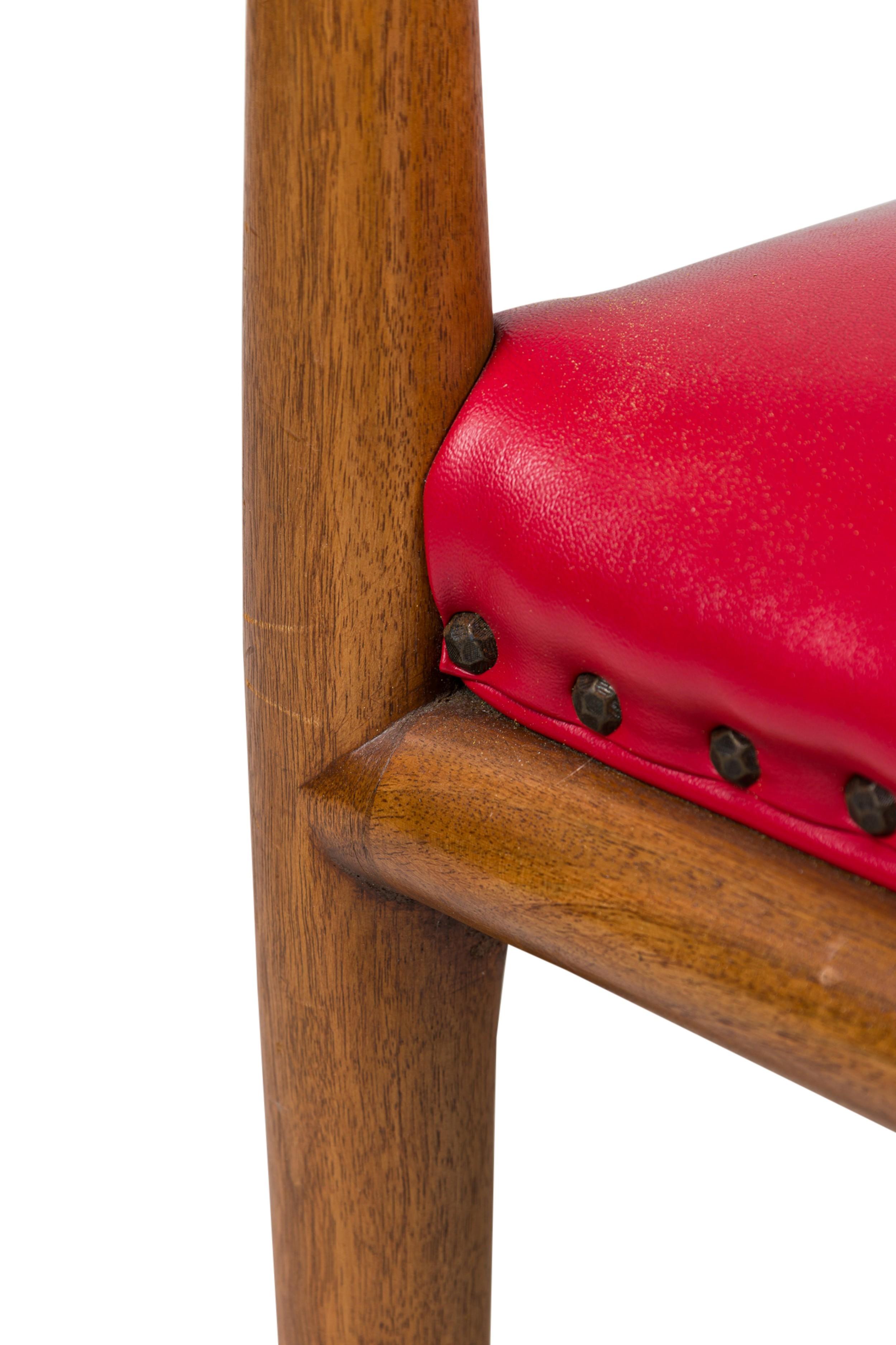 Set of 3 American Mid-Century Walnut and Red Leather Armchairs im Angebot 2