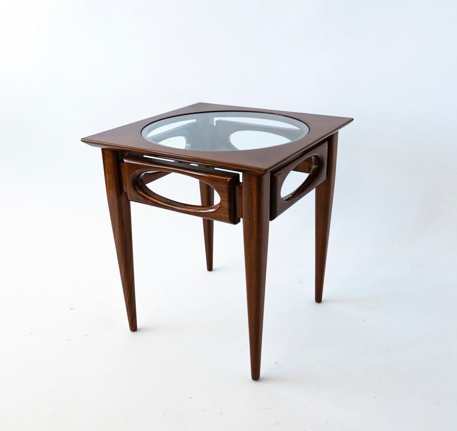 Set of 3 American Modern Walnut Nesting Tables, by American of Martinsville In Good Condition For Sale In Hollywood, FL