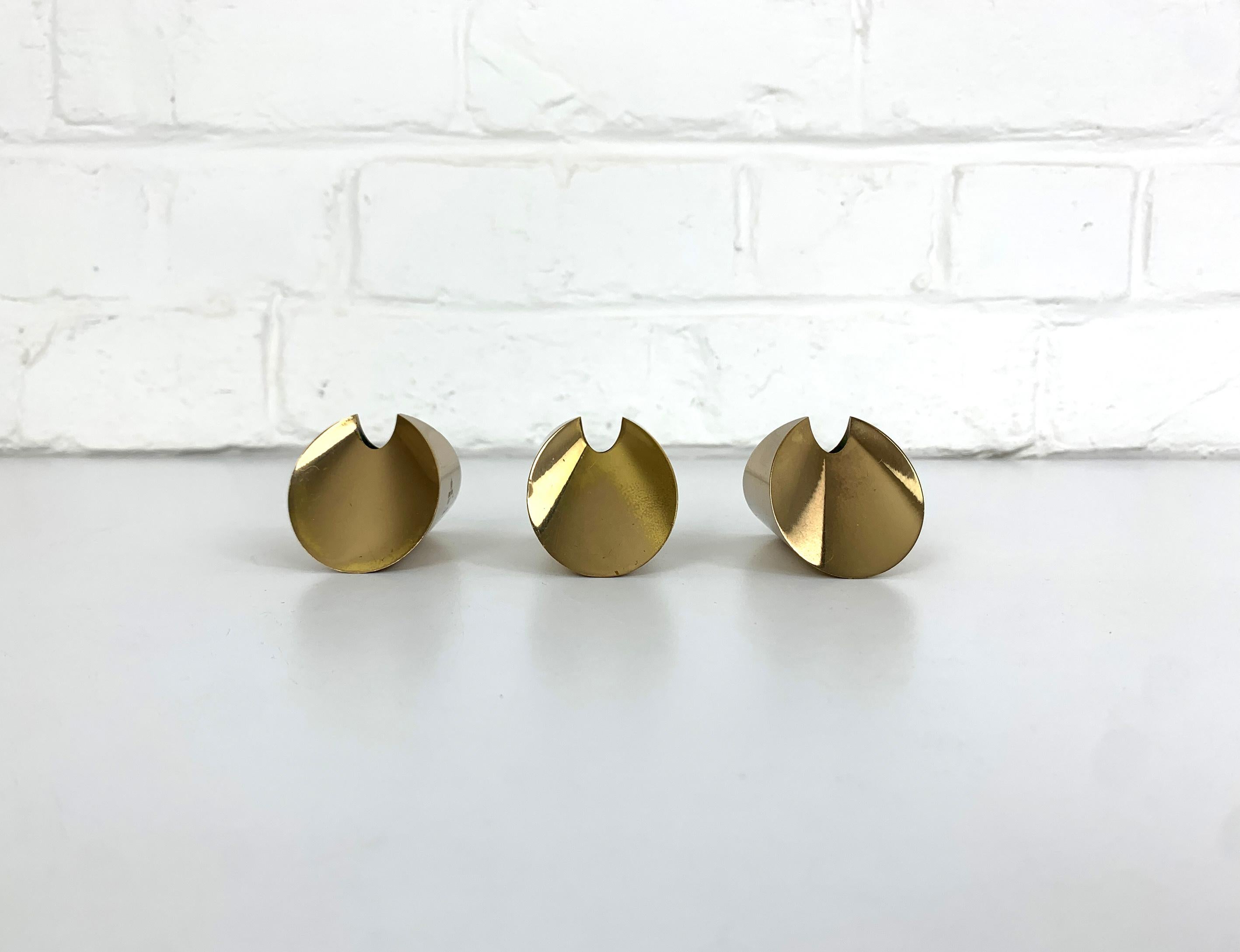 3er Set Aniara Kerzenleuchter massiv Messing von Pierre Forssell Skultuna Schweden 1960 (20. Jahrhundert) im Angebot